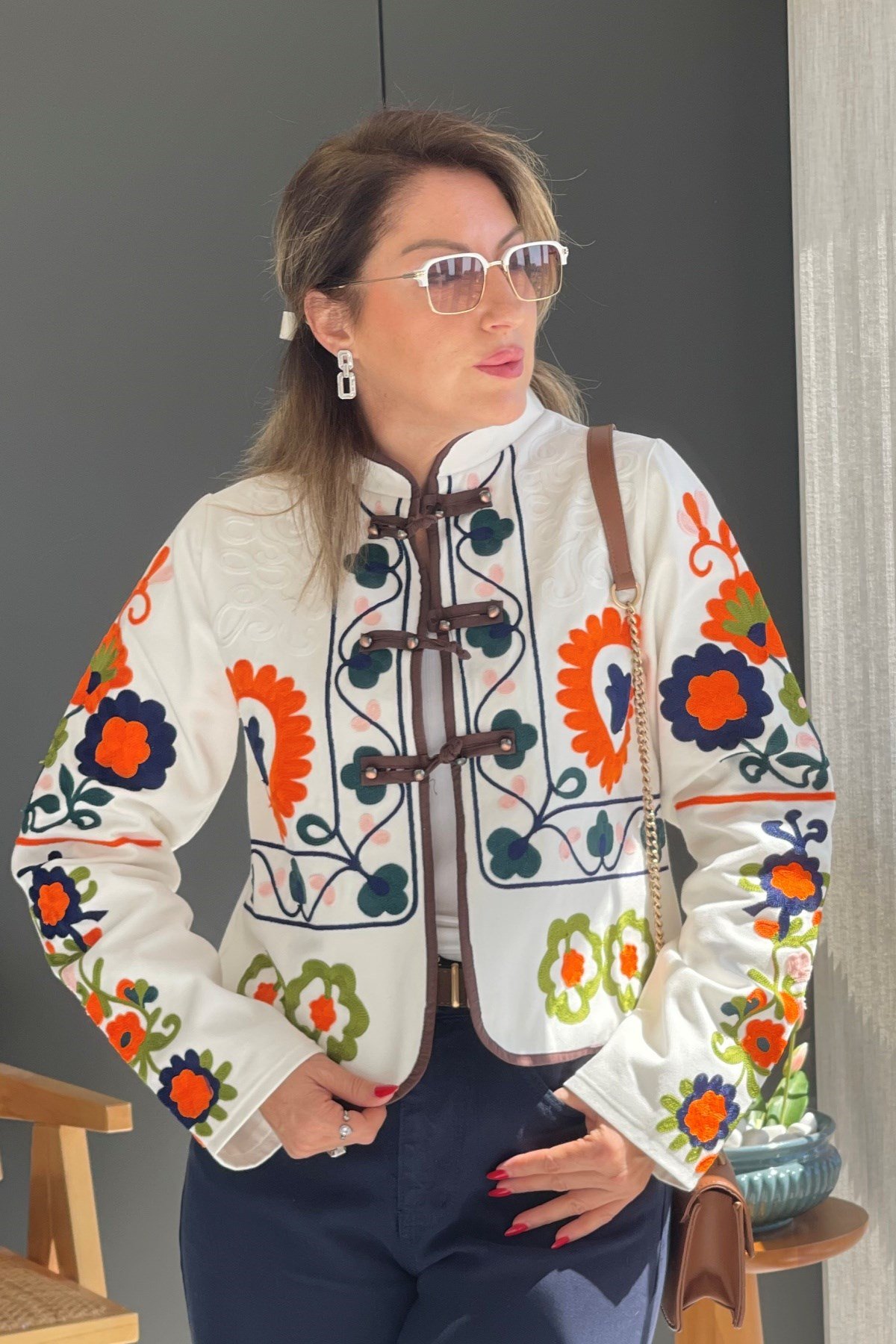 Nakış Detay Ekru Ceket