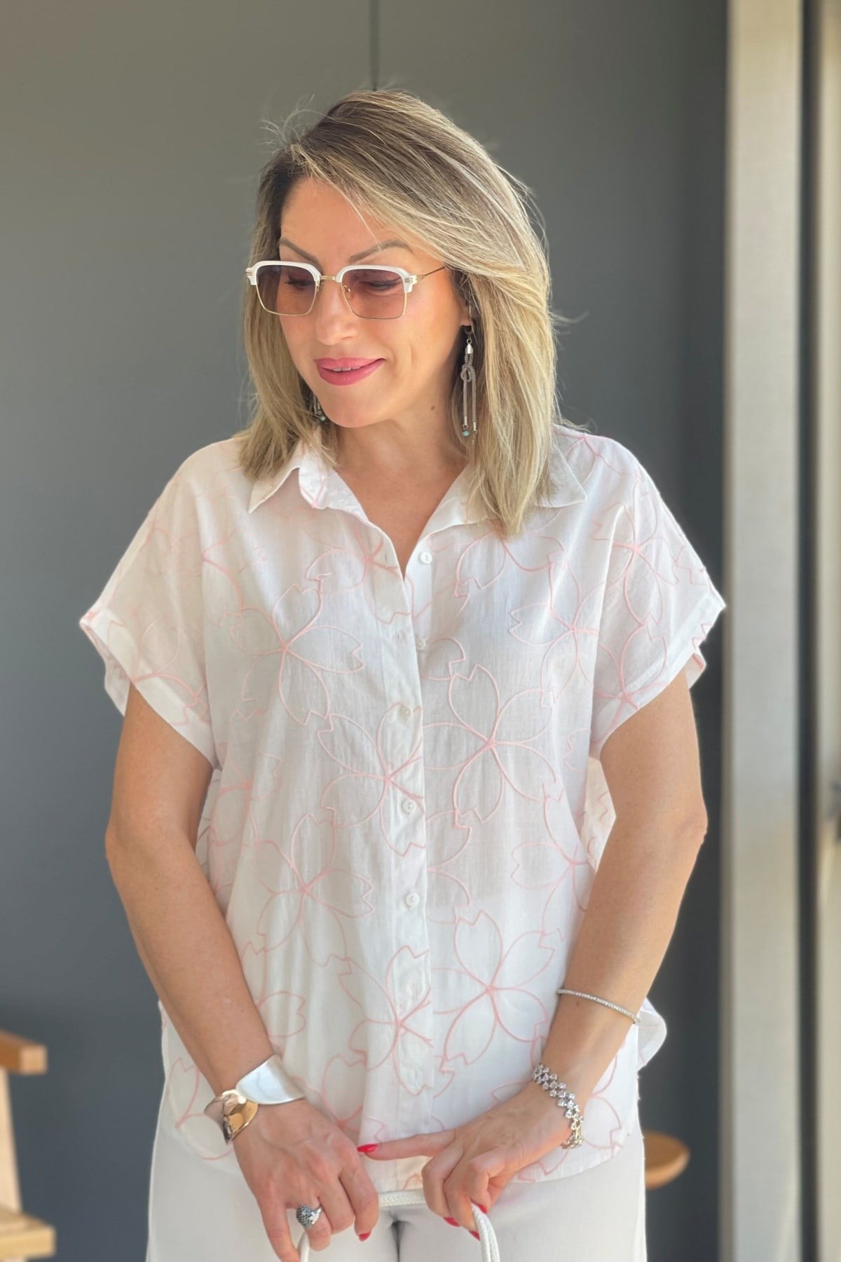 Pembe Nakış Detay Vual Gömlek