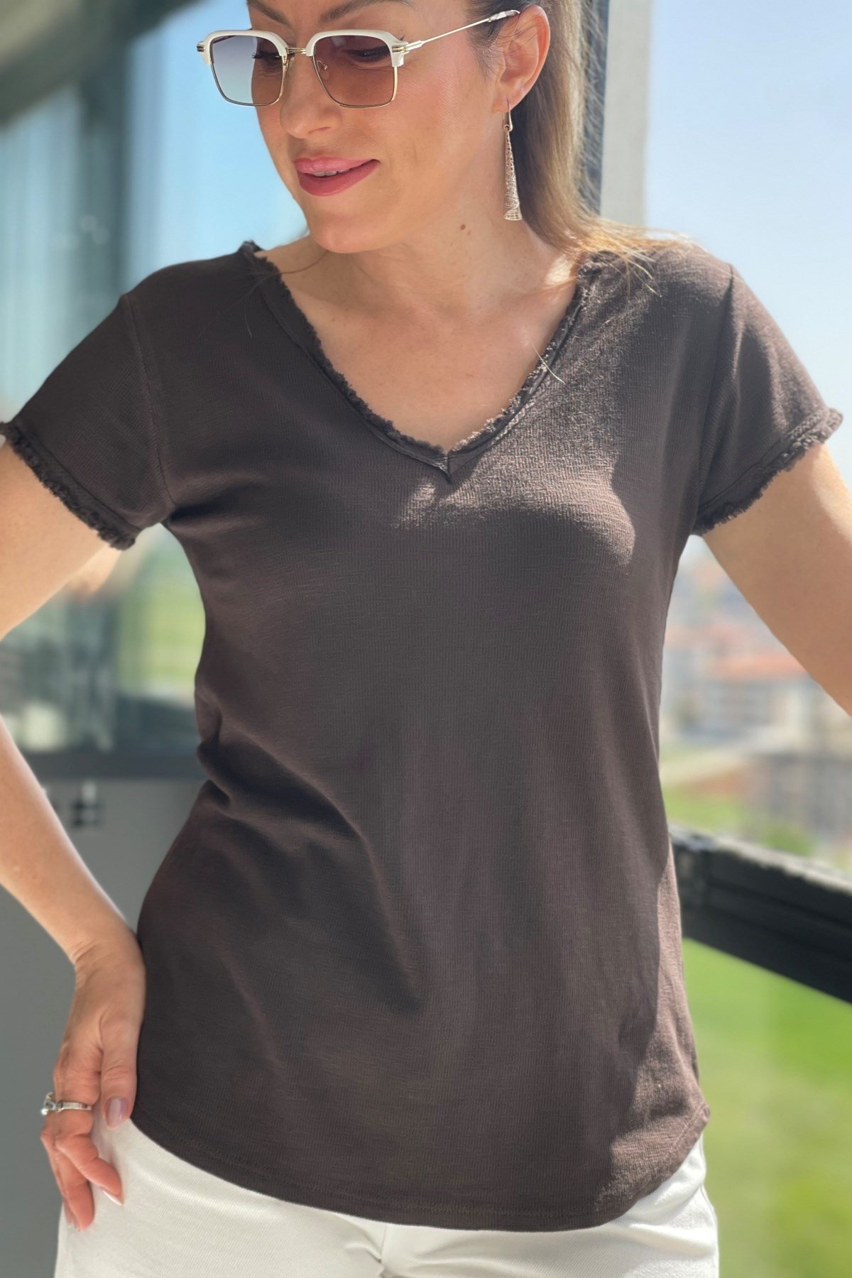 Saçak Detay İthal Kahve T-Shirt