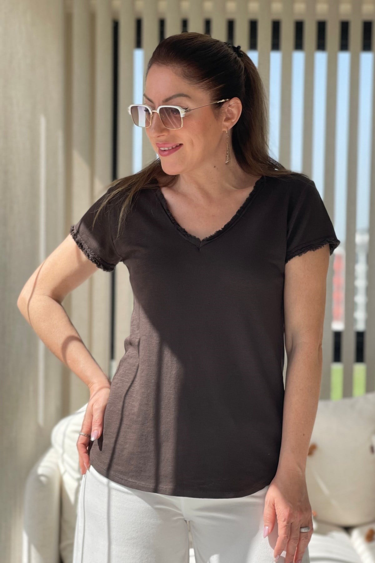 Saçak Detay İthal Kahve T-Shirt