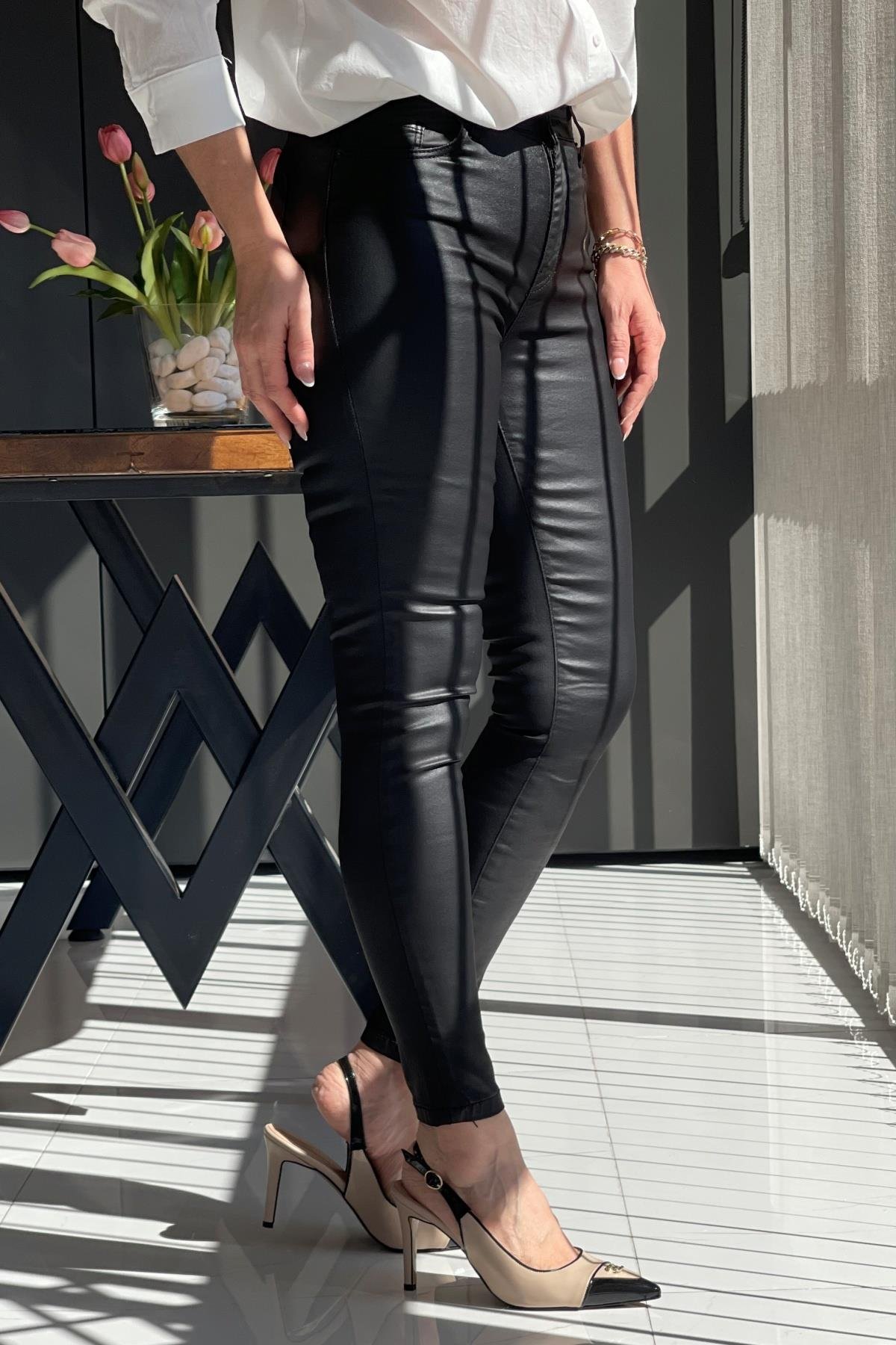 Siyah Mum Pantolon