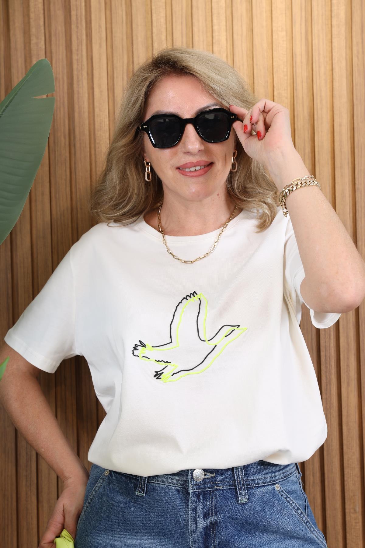 Siyah Neon Kanat Desen Ekru T-Shirt