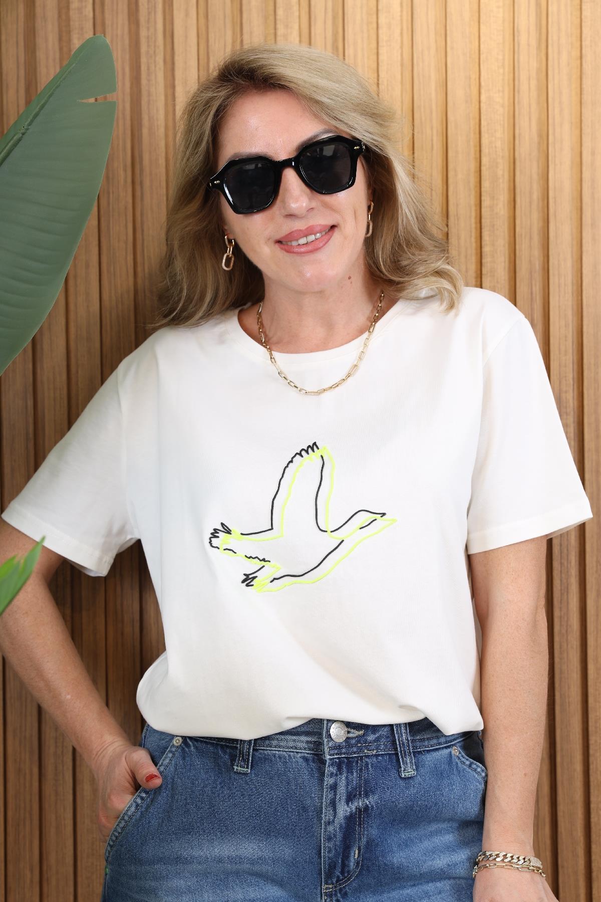 Siyah Neon Kanat Desen Ekru T-Shirt