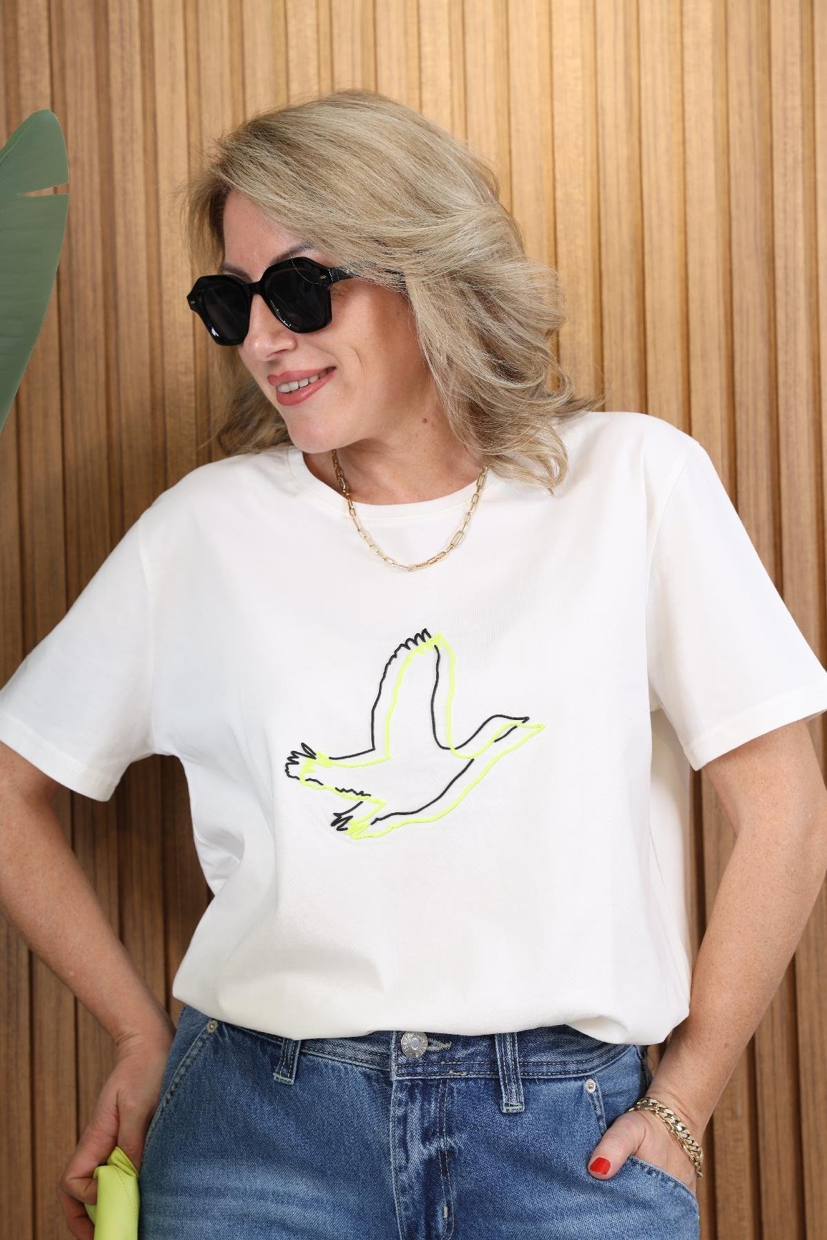 Siyah Neon Kanat Desen Ekru T-Shirt
