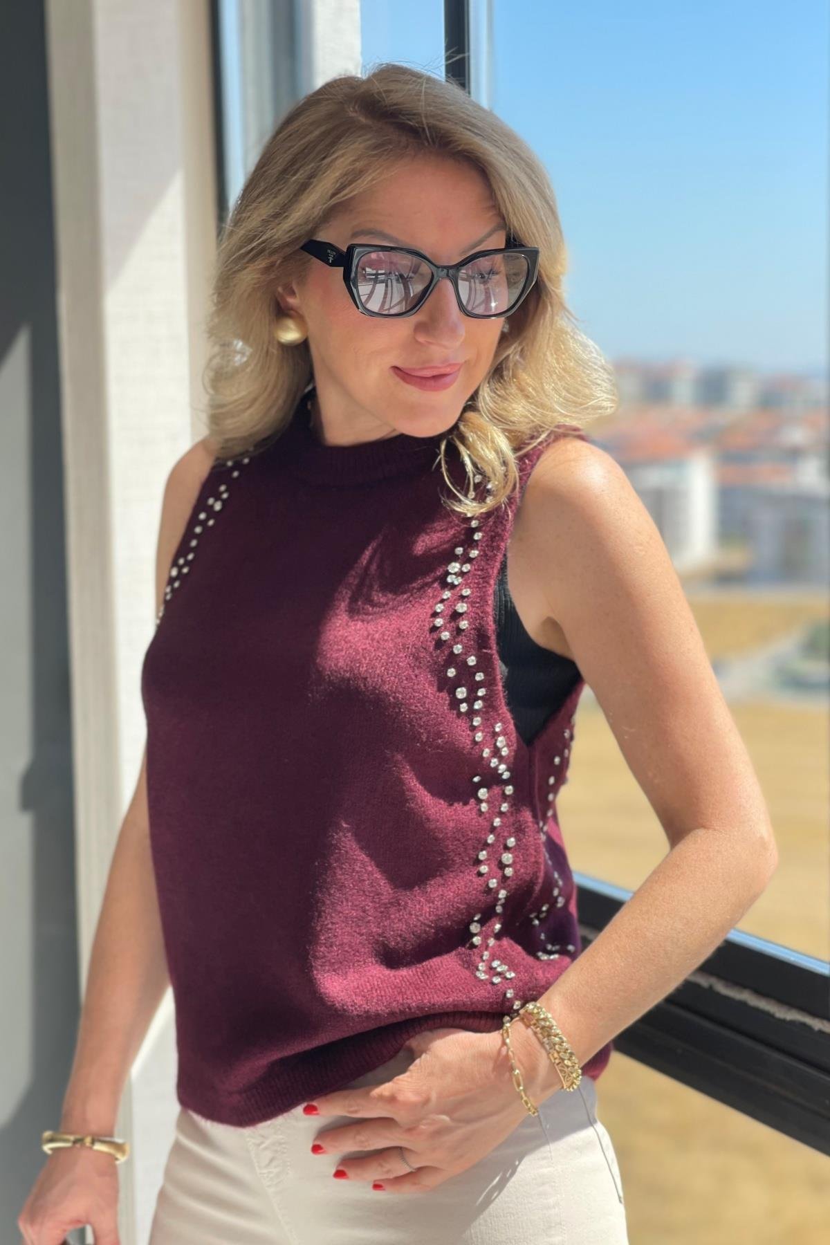 Taş Detay Bordo Bluz