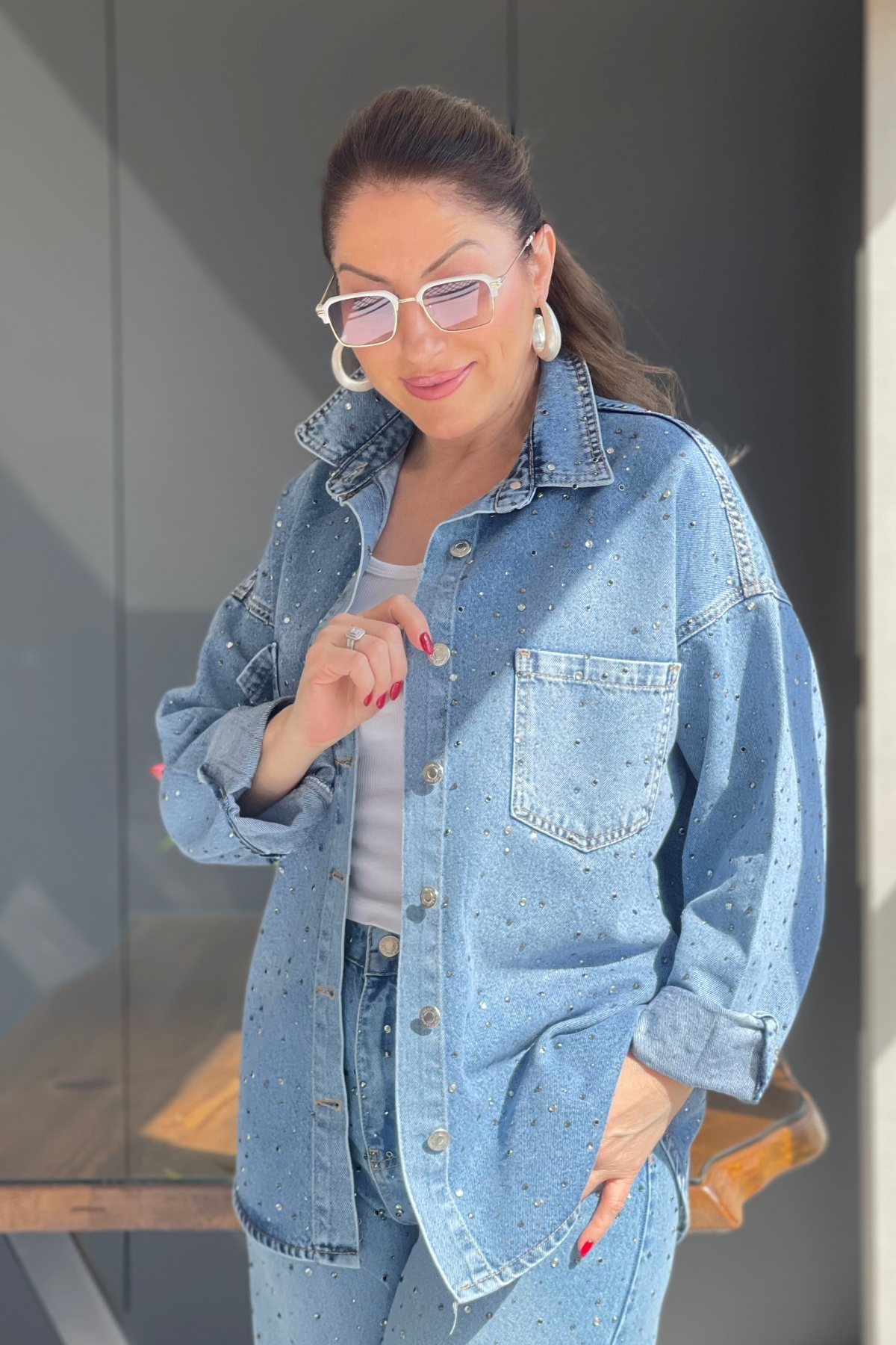 Taş Detay Denim Mavi Gömlek