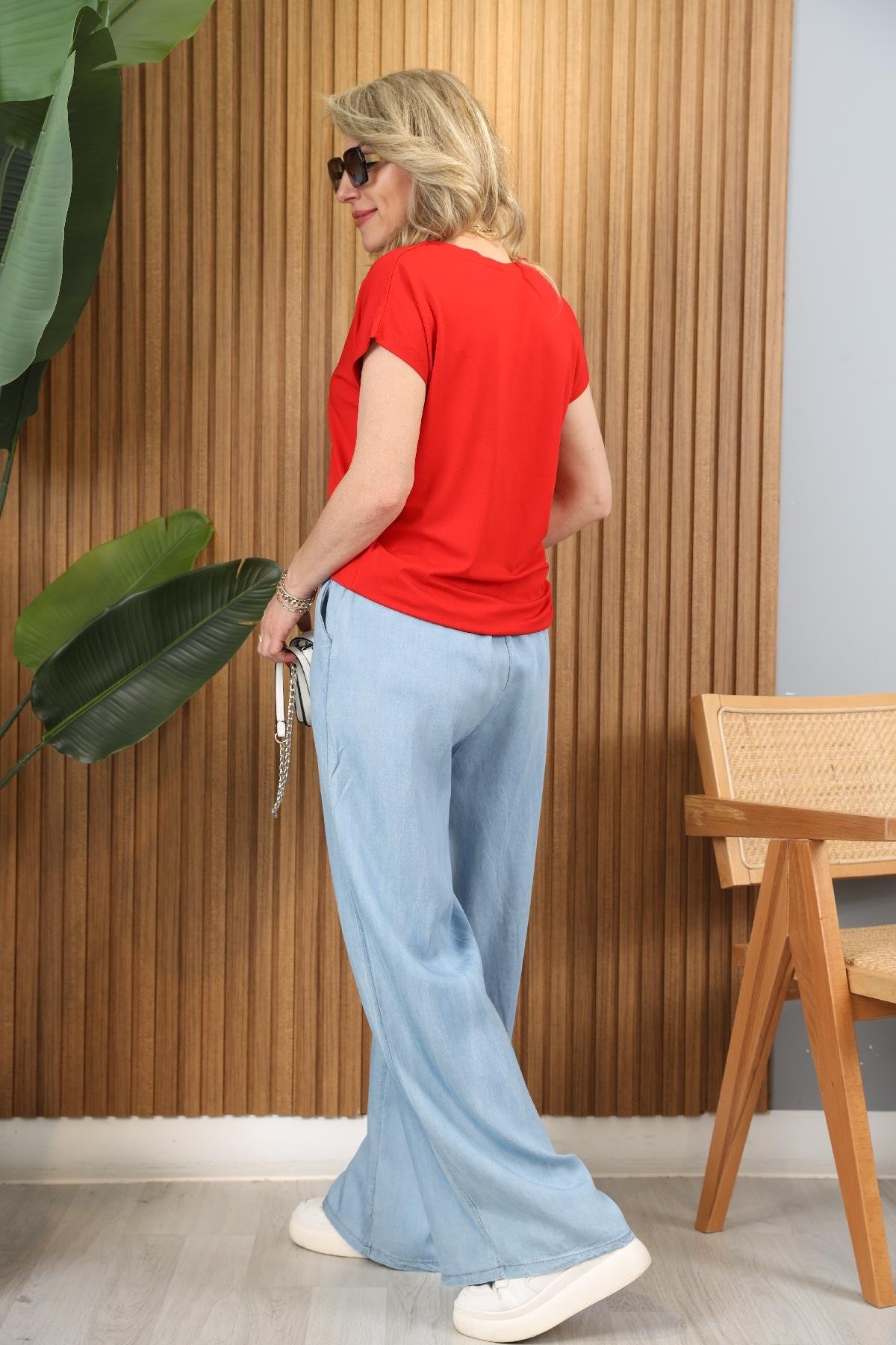 V Yaka Basic Kırmızı T-shirt