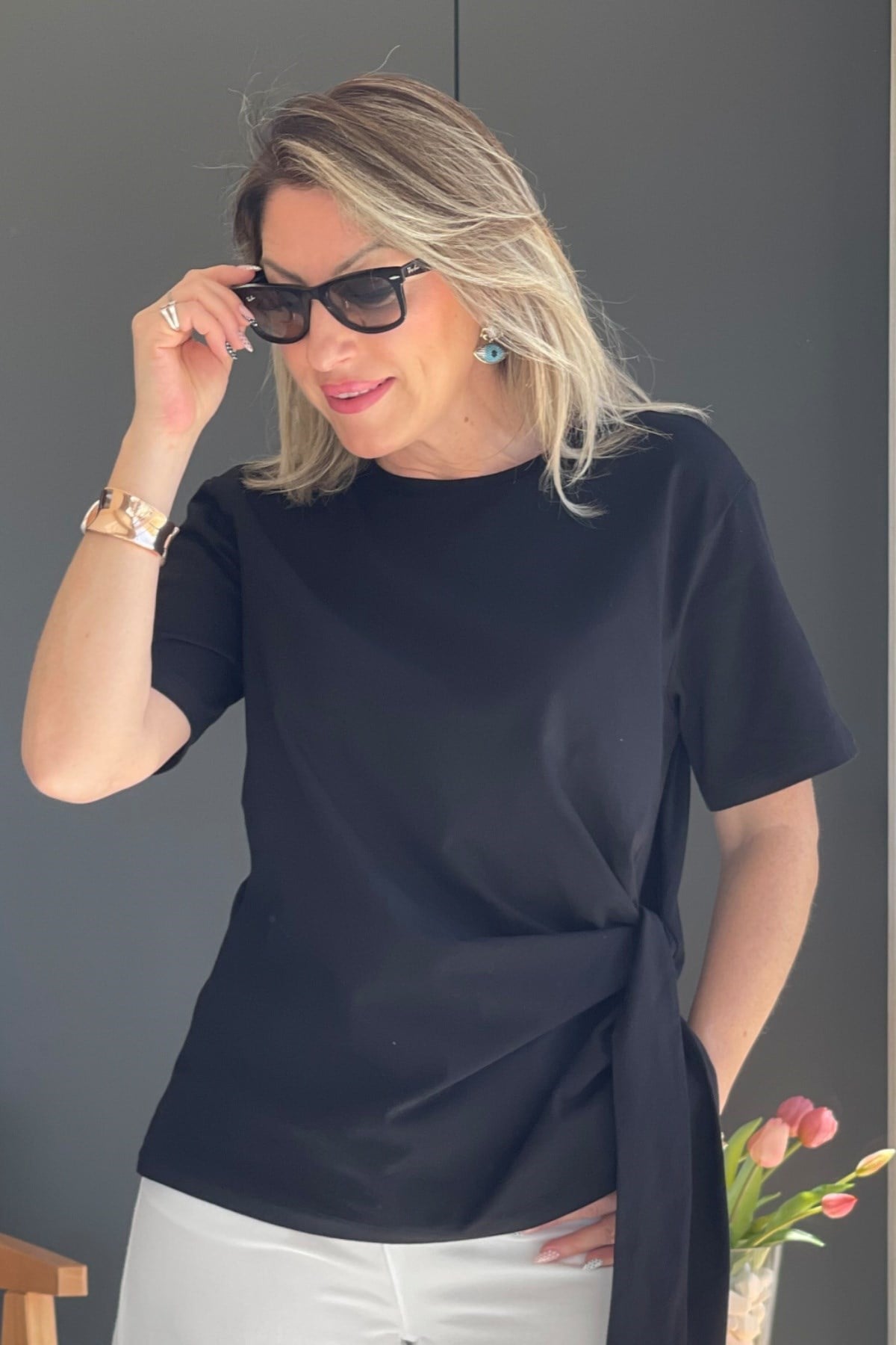 Yan Bağlama Detay Siyah T-Shirt