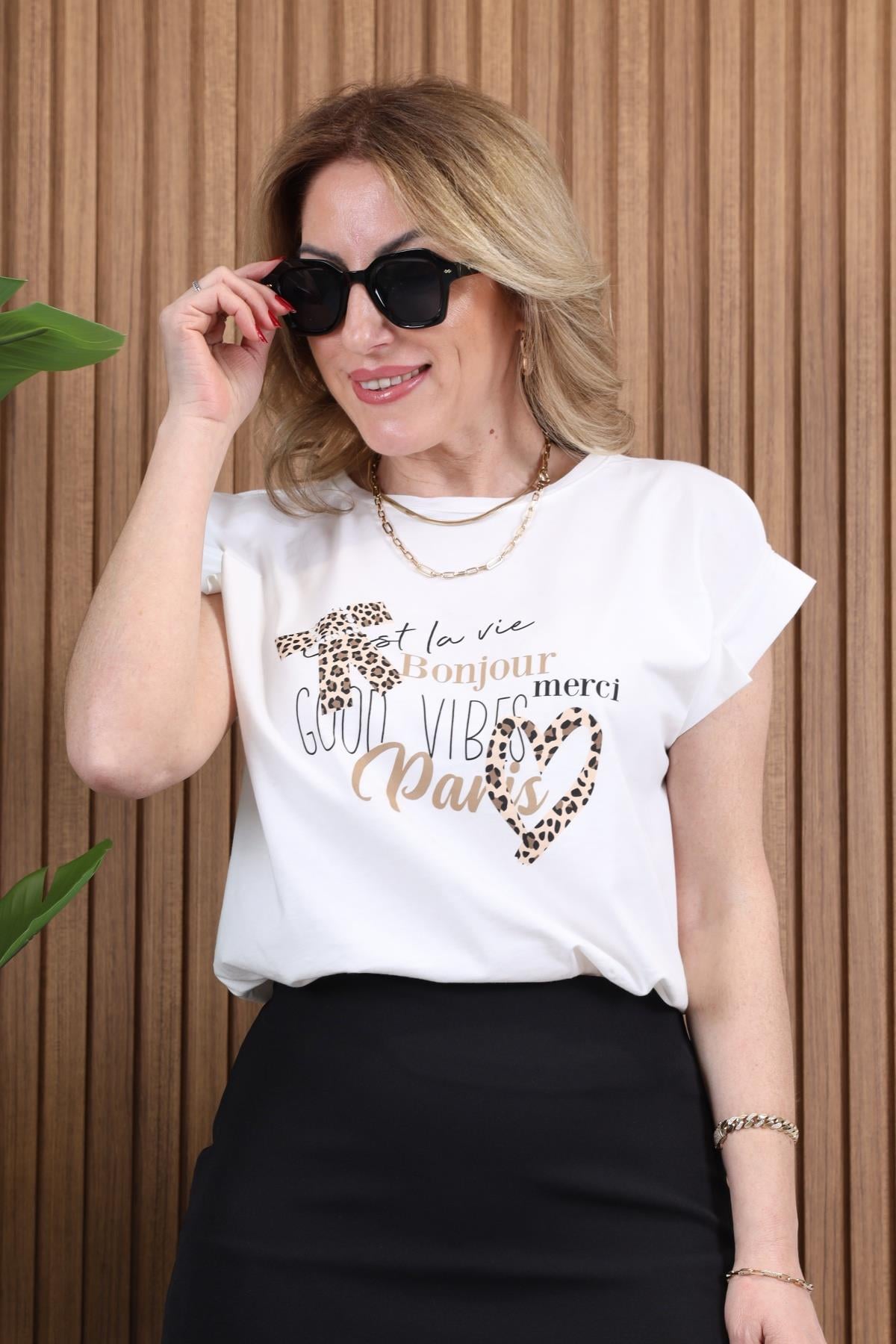 Yazı Detay Ekru T-shirt