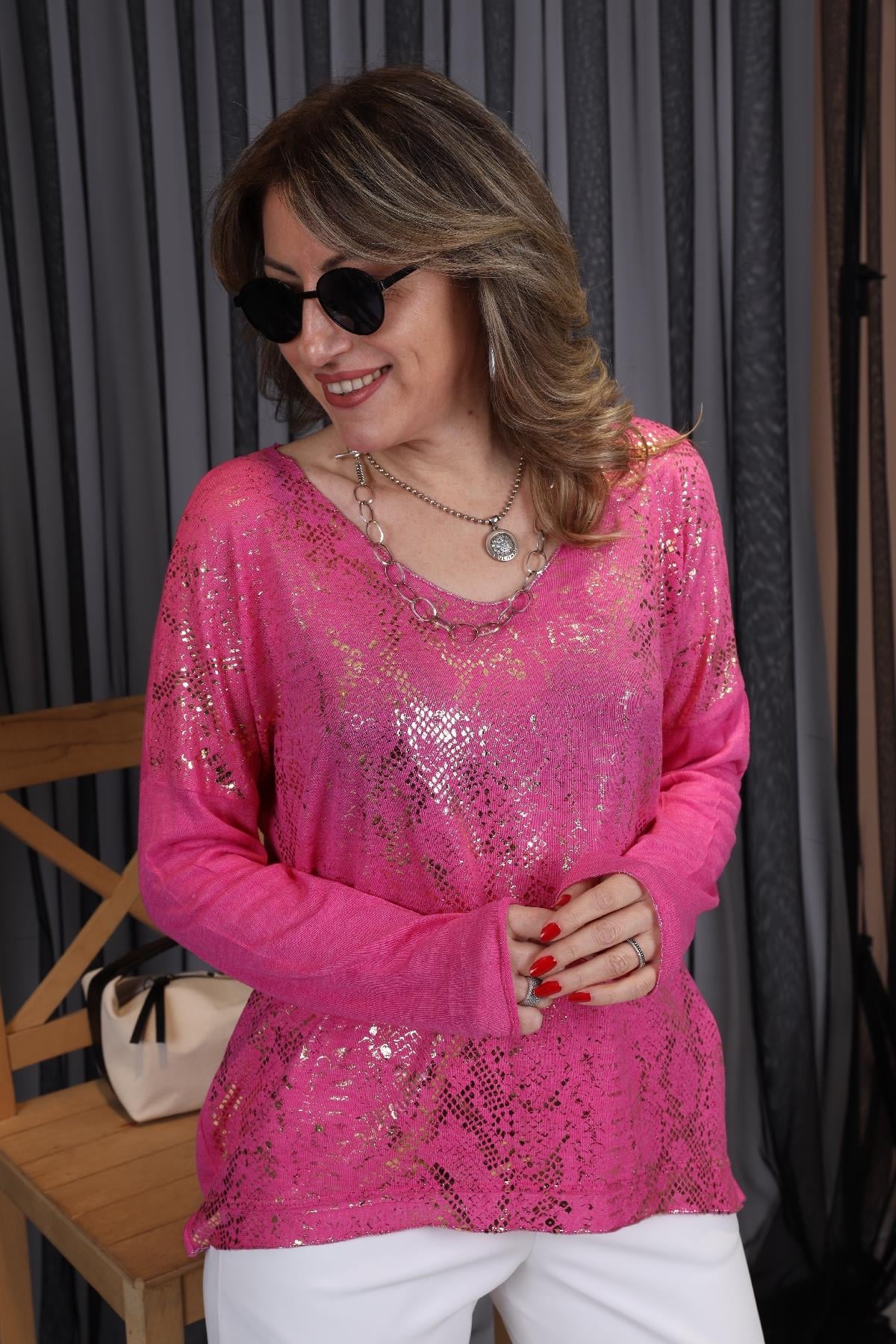Yılan Derisi Pullu İthal Pembe Bluz
