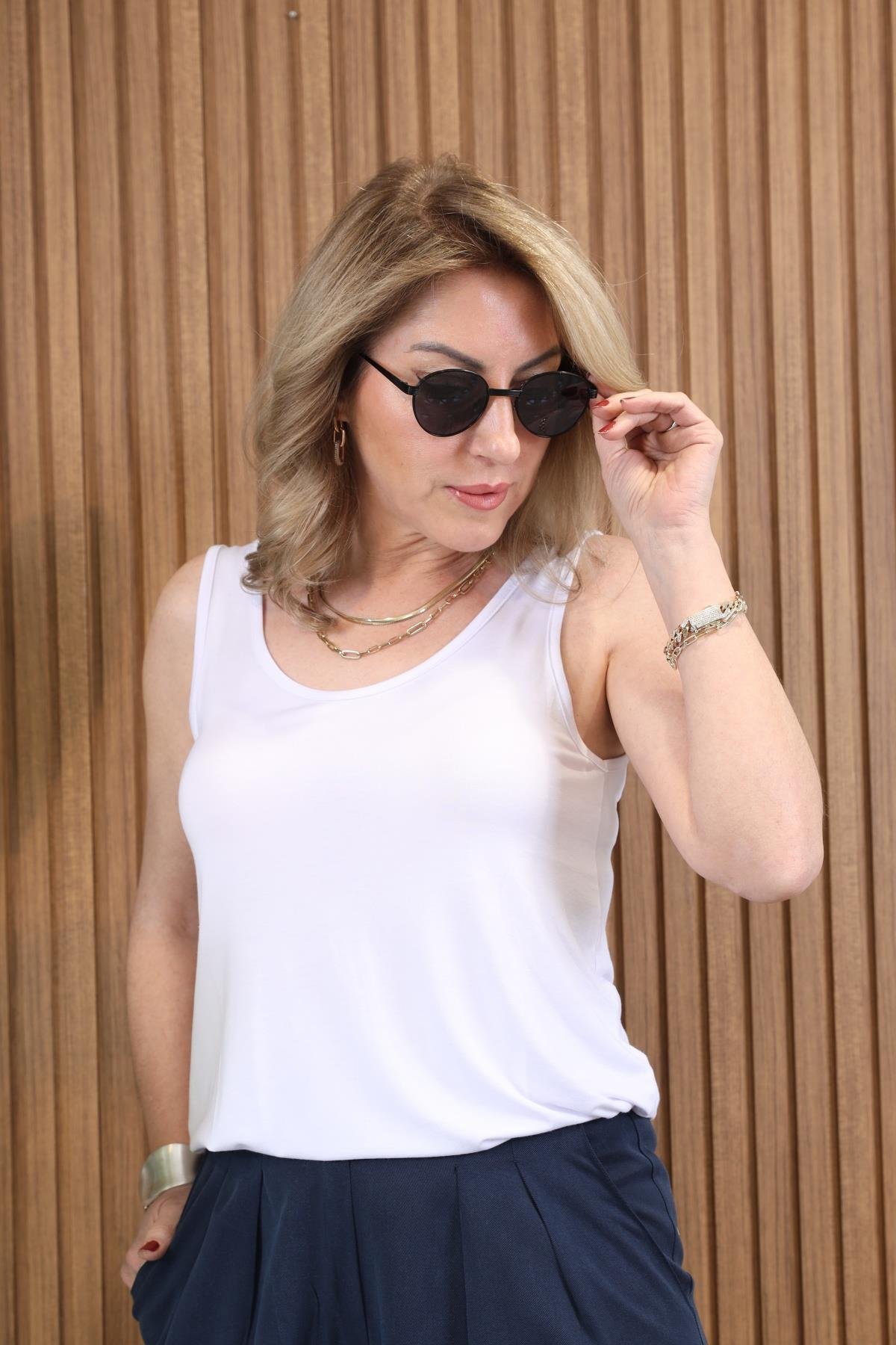 Yuvarlak Yaka Kalın Askı Basic Beyaz T-Shirt