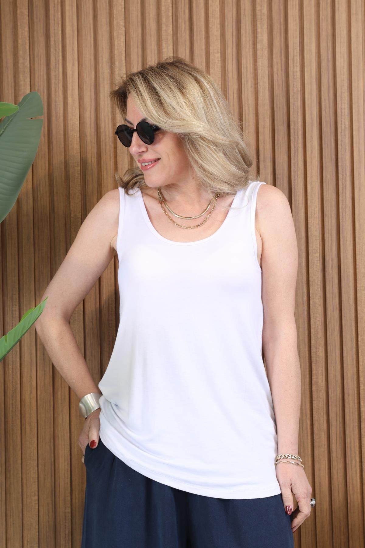 Yuvarlak Yaka Kalın Askı Basic Beyaz T-Shirt
