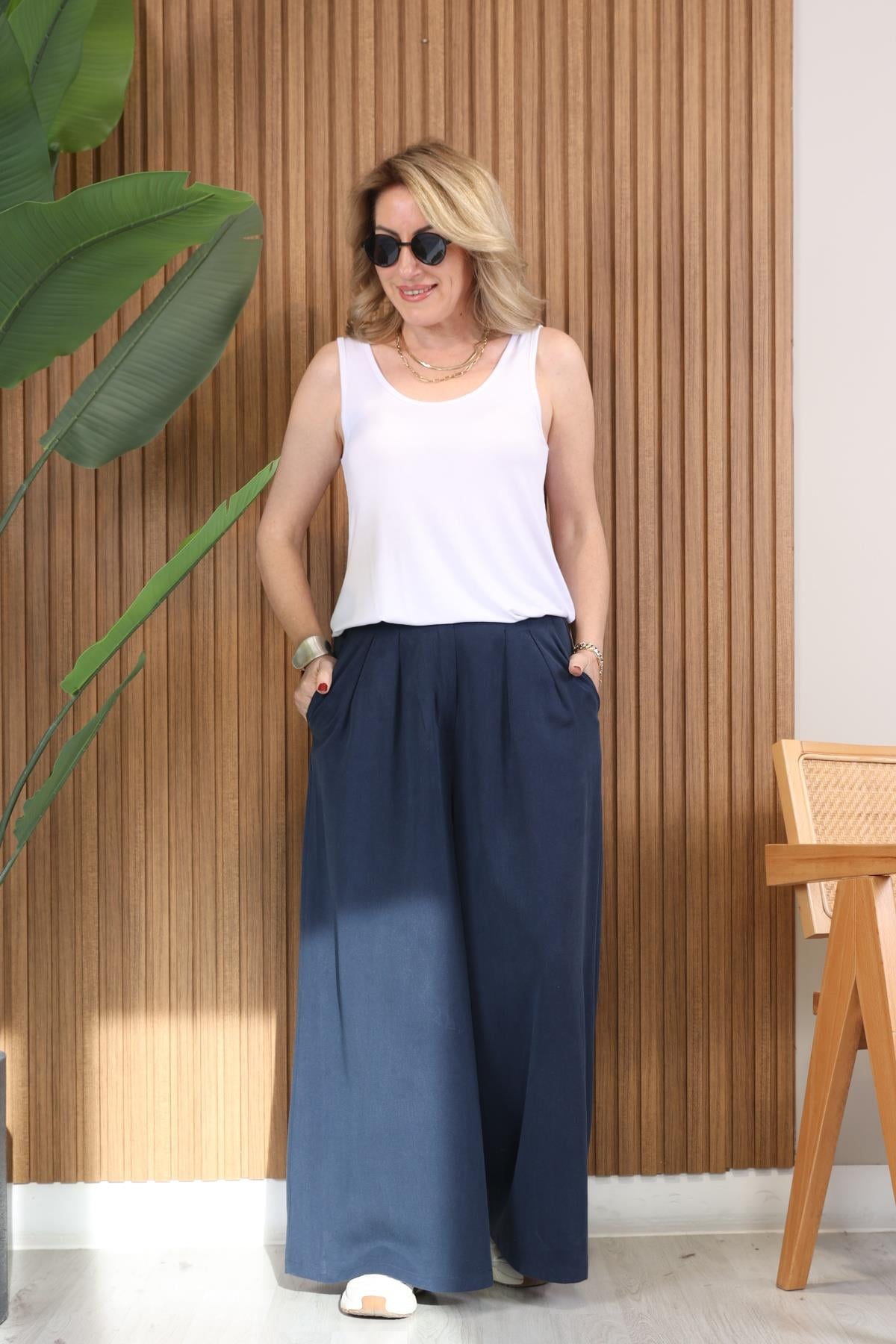 Yuvarlak Yaka Kalın Askı Basic Beyaz T-Shirt