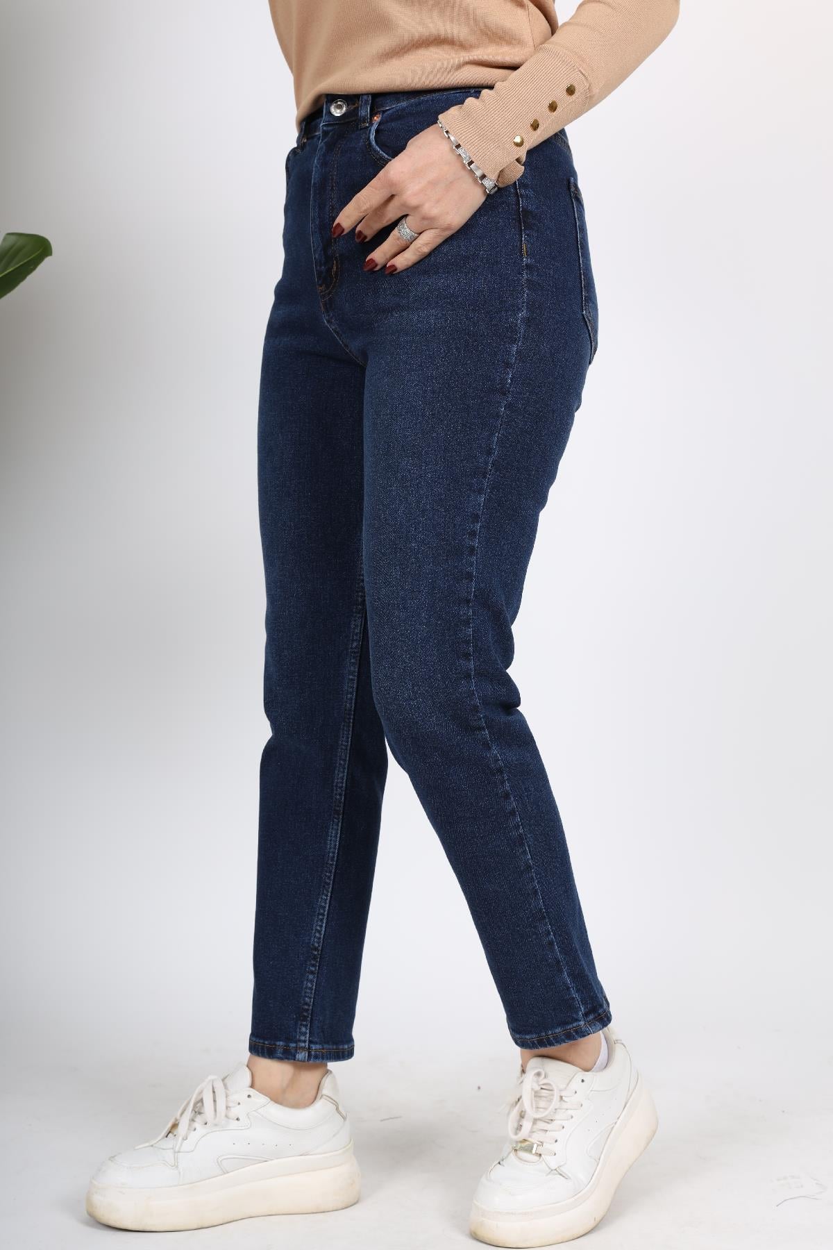ZR Mom Jean