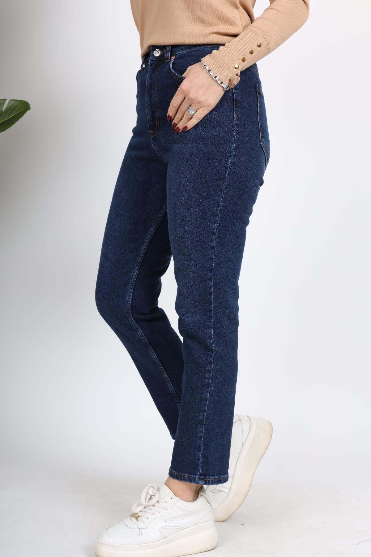 ZR Mom Jean