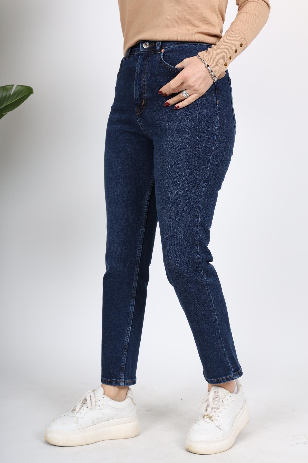 ZR Mom Jean