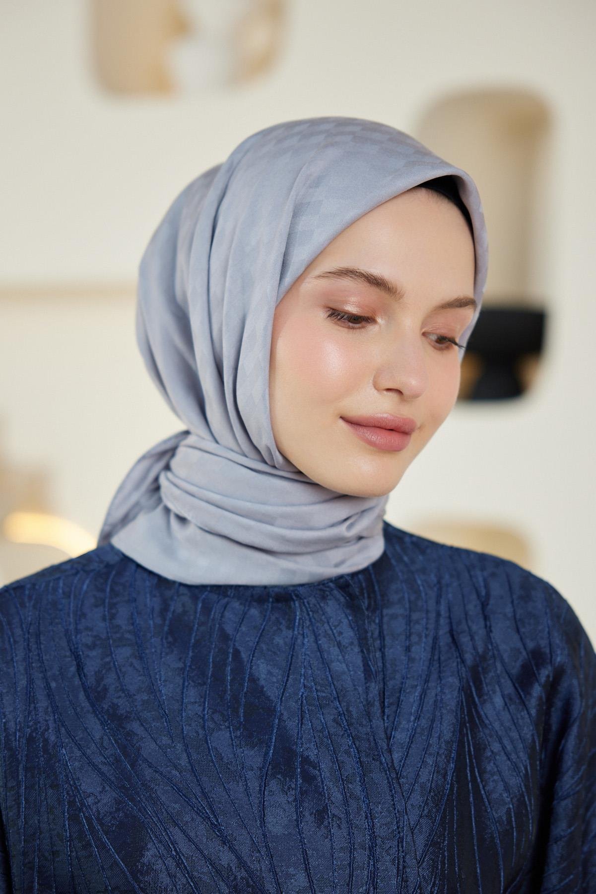 Şalland Dama Desen Jakar Eşarp GriŞLLNDDAMADSNJAKARESARPŞalland