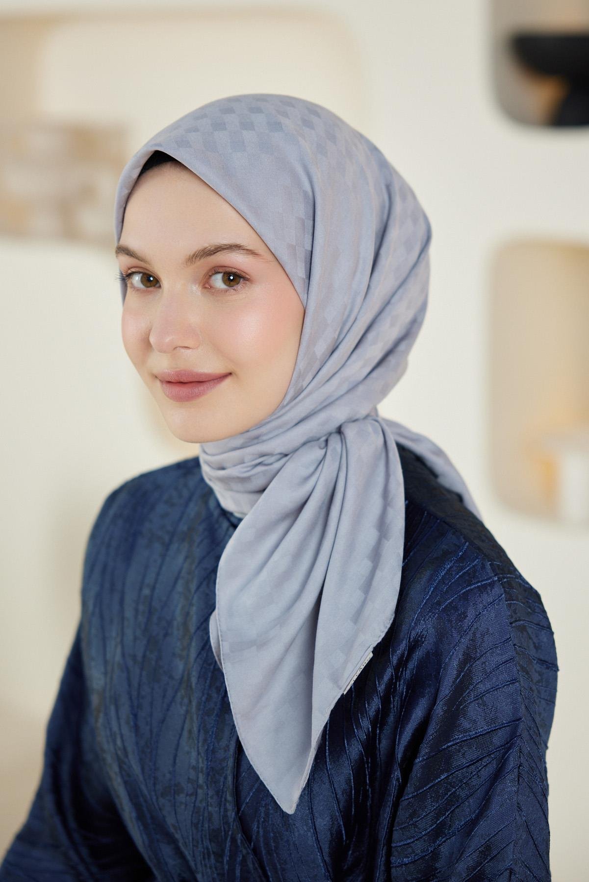 Şalland Dama Desen Jakar Eşarp GriŞLLNDDAMADSNJAKARESARPŞalland