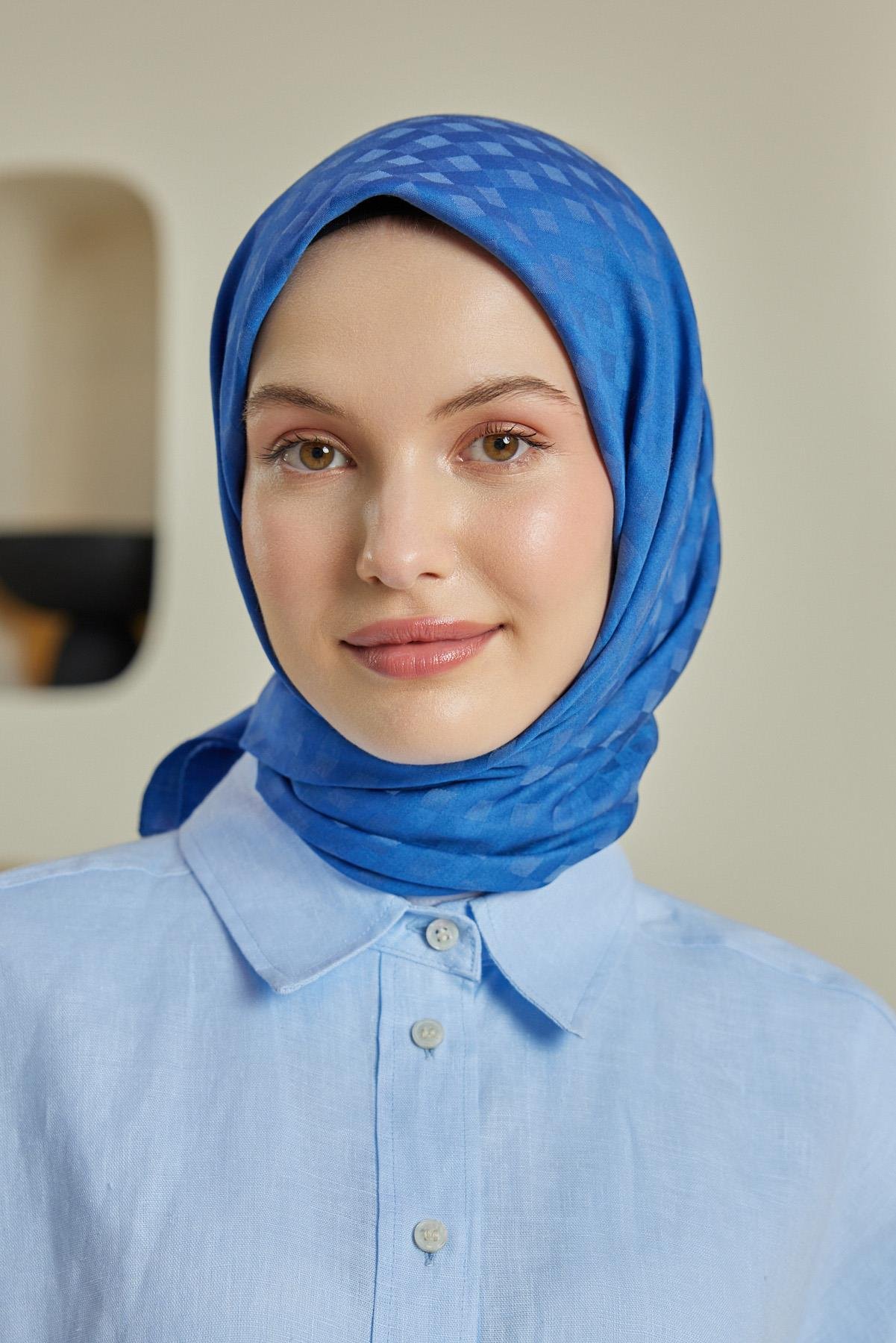 Şalland Dama Desen Jakar Eşarp İndigoŞLLNDDAMADSNJAKARESARPŞalland