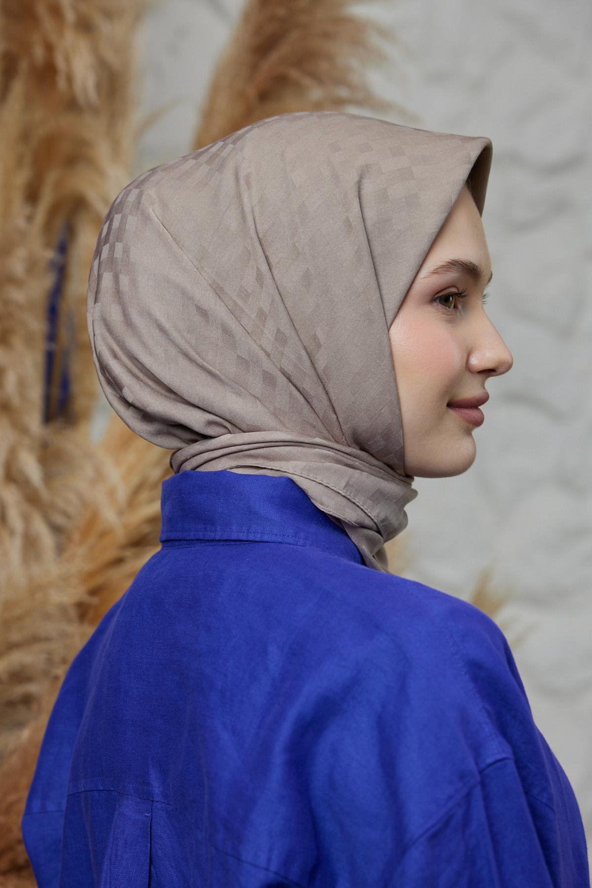 Şalland Dama Desen Jakar Eşarp VizonŞLLNDDAMADSNJAKARESARPŞalland