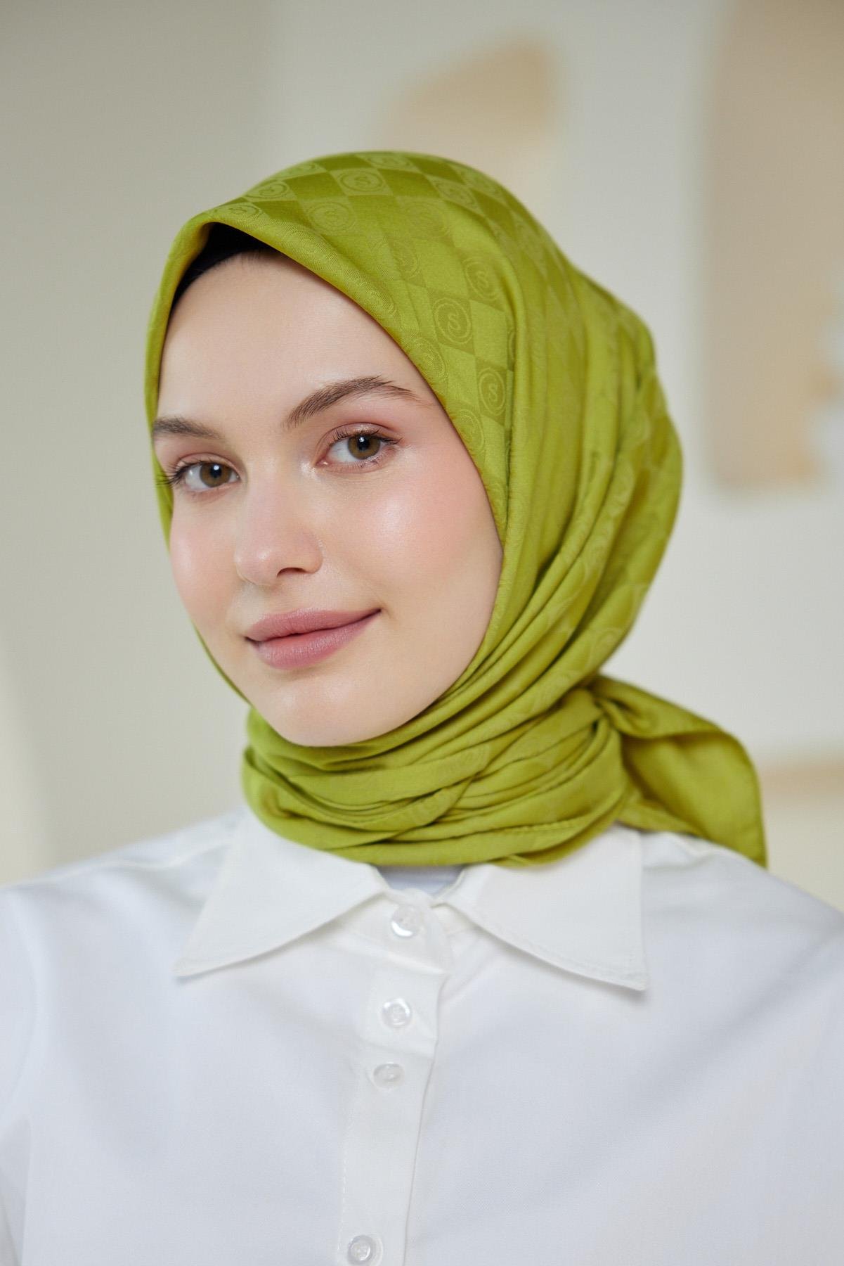 Şalland Monogram Desen Jakar Eşarp Elma YeşilŞLLNDMNGRMDSNJAKARESARPŞalland