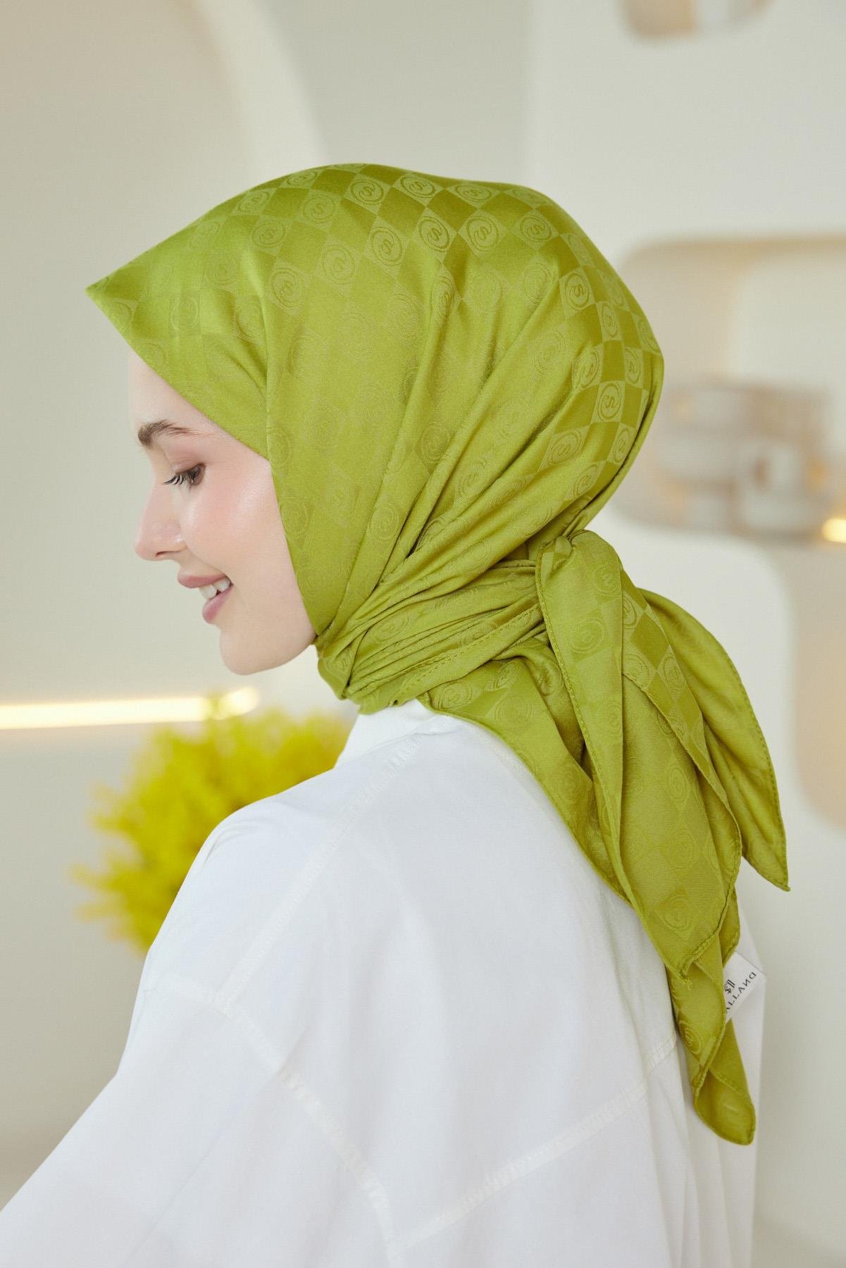 Şalland Monogram Desen Jakar Eşarp Elma YeşilŞLLNDMNGRMDSNJAKARESARPŞalland