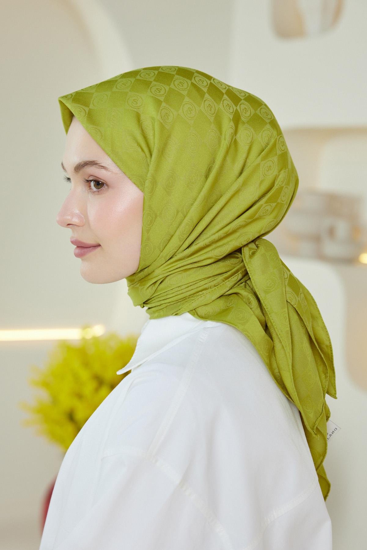 Şalland Monogram Desen Jakar Eşarp Elma YeşilŞLLNDMNGRMDSNJAKARESARPŞalland