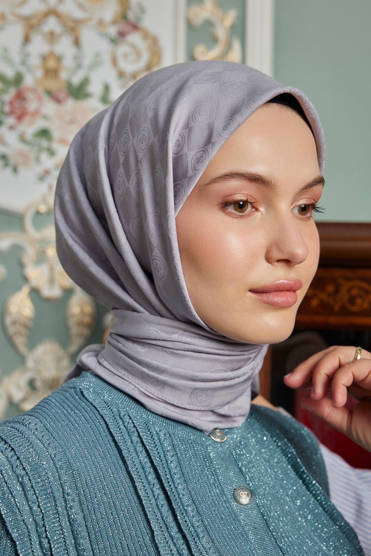 Şalland Monogram Desen Jakar Eşarp GriŞLLNDMNGRMDSNJAKARESARPŞalland