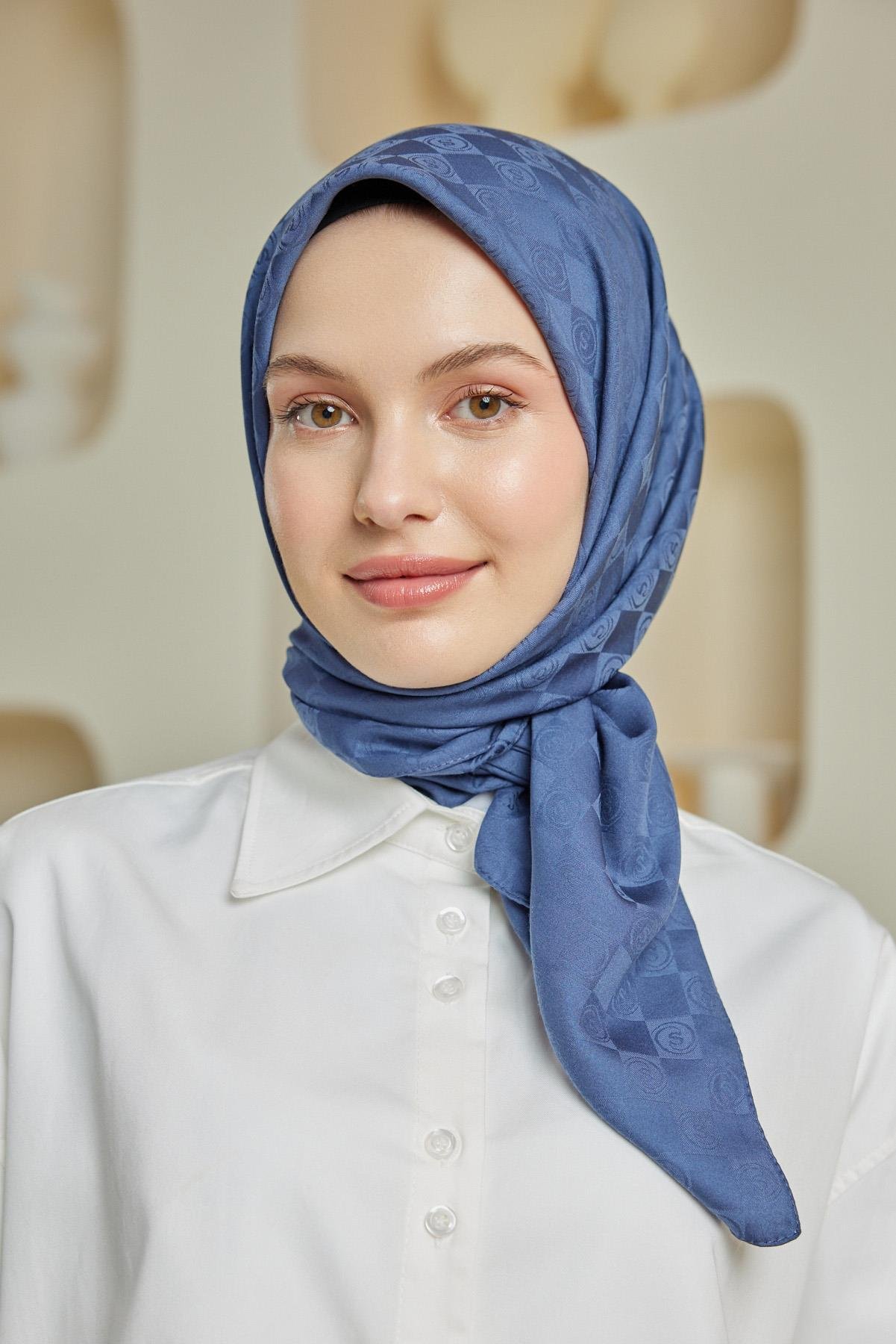 Şalland Monogram Desen Jakar Eşarp Kot MaviŞLLNDMNGRMDSNJAKARESARPŞalland