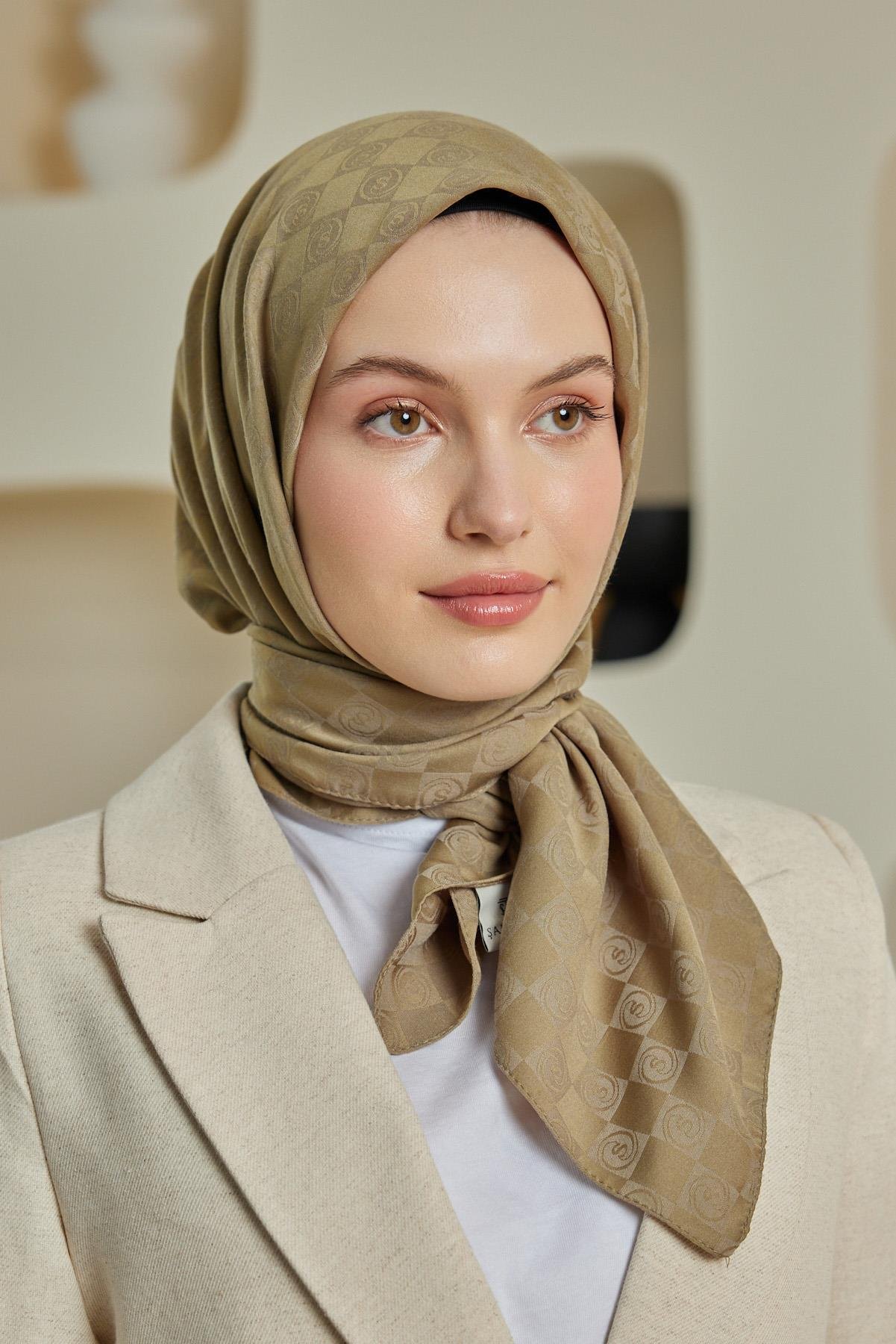 Şalland Monogram Desen Jakar Eşarp Küf YeşilŞLLNDMNGRMDSNJAKARESARPŞalland