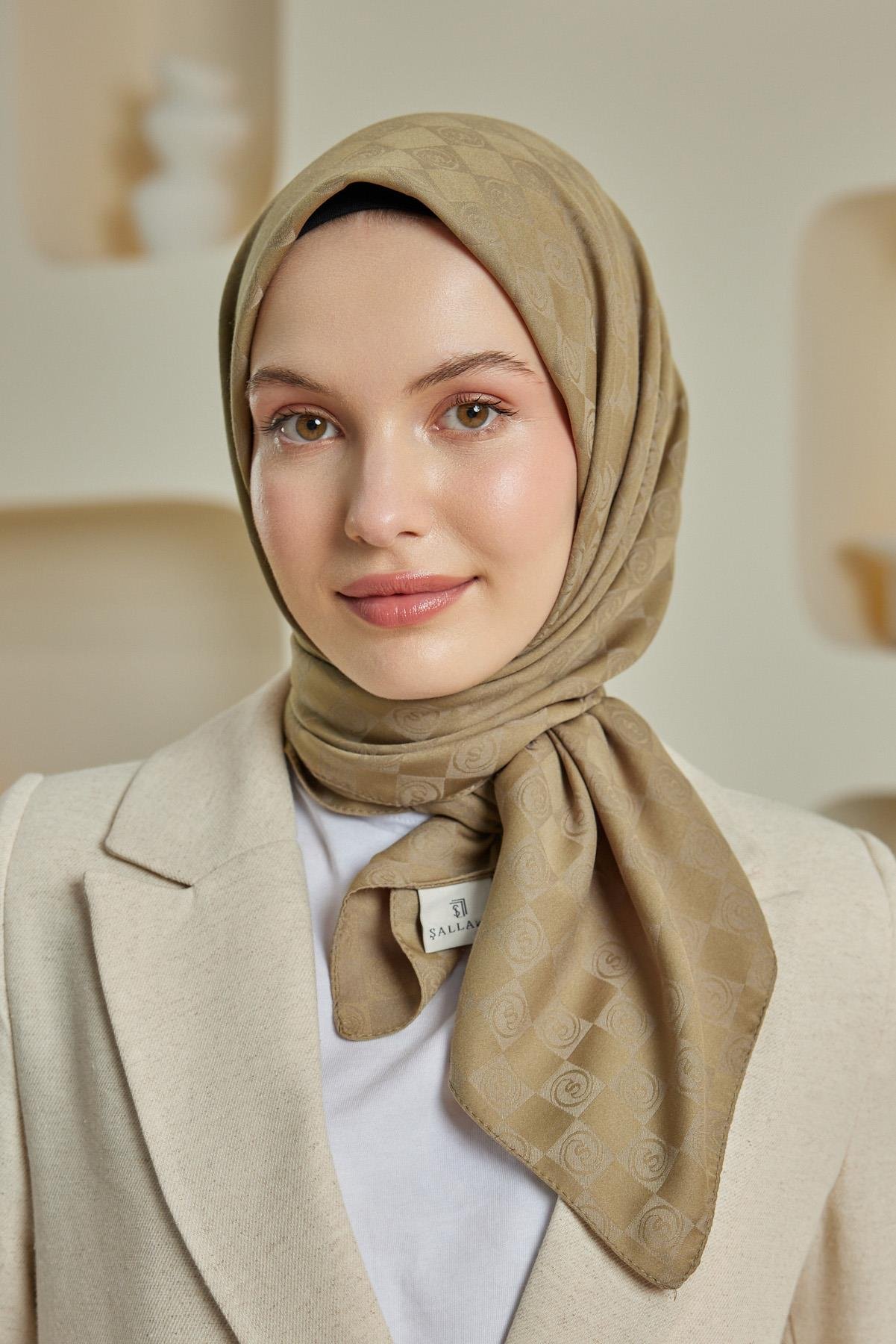 Şalland Monogram Desen Jakar Eşarp Küf YeşilŞLLNDMNGRMDSNJAKARESARPŞalland