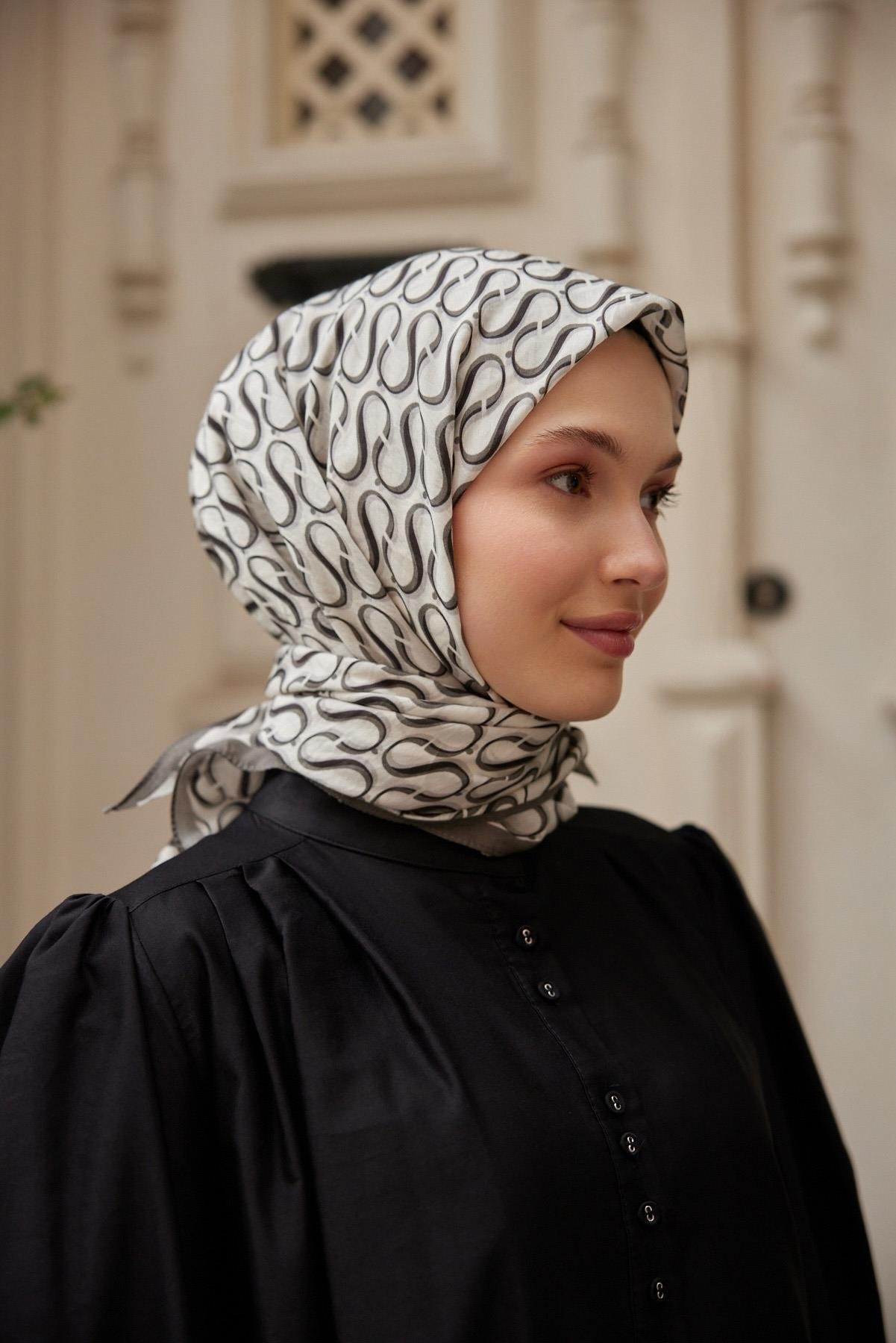 Şalland S Desen Baroq Eşarp SiyahSALLANDBAROQEŞARP2000Şalland