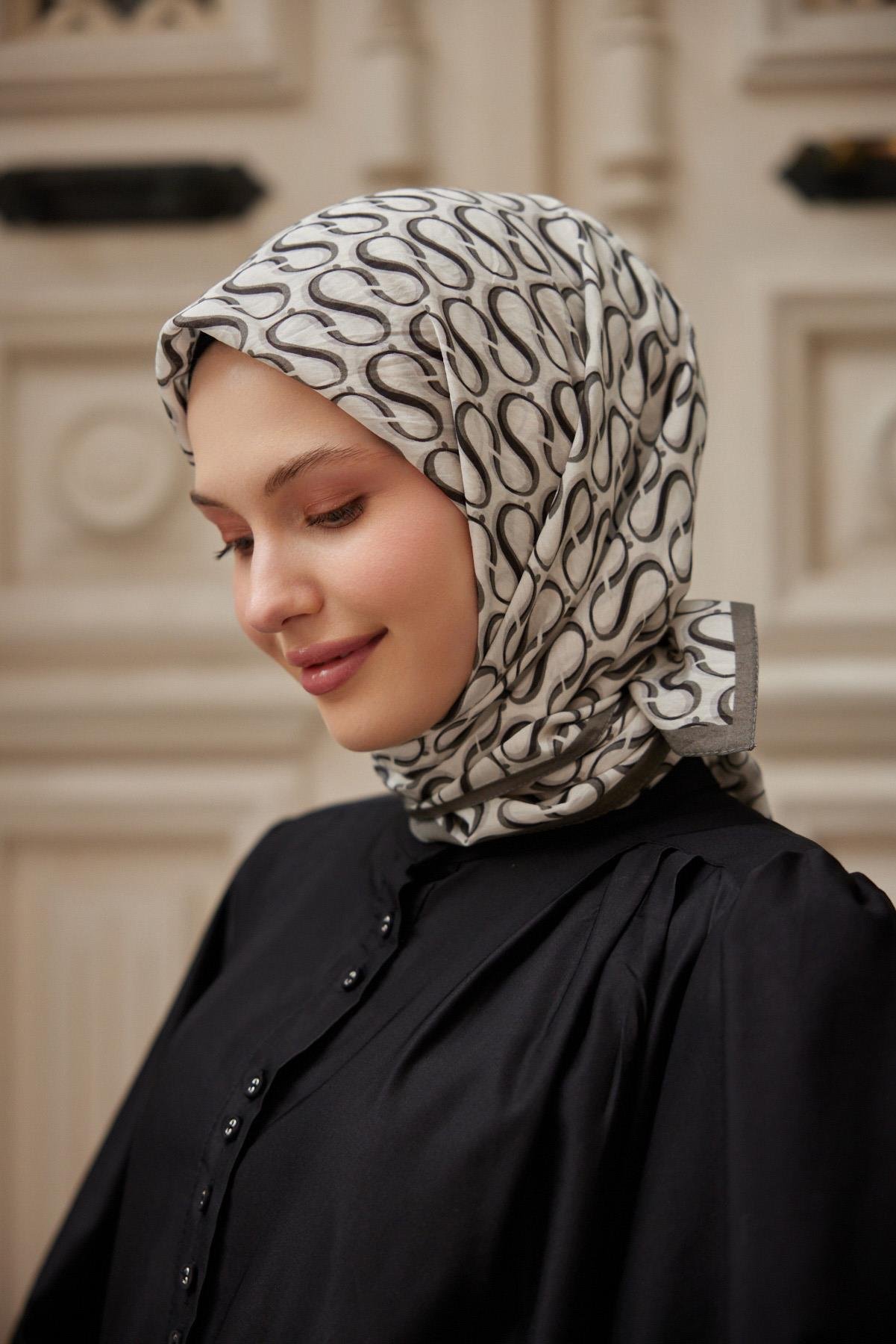 Şalland S Desen Baroq Eşarp SiyahSALLANDBAROQEŞARP2000Şalland