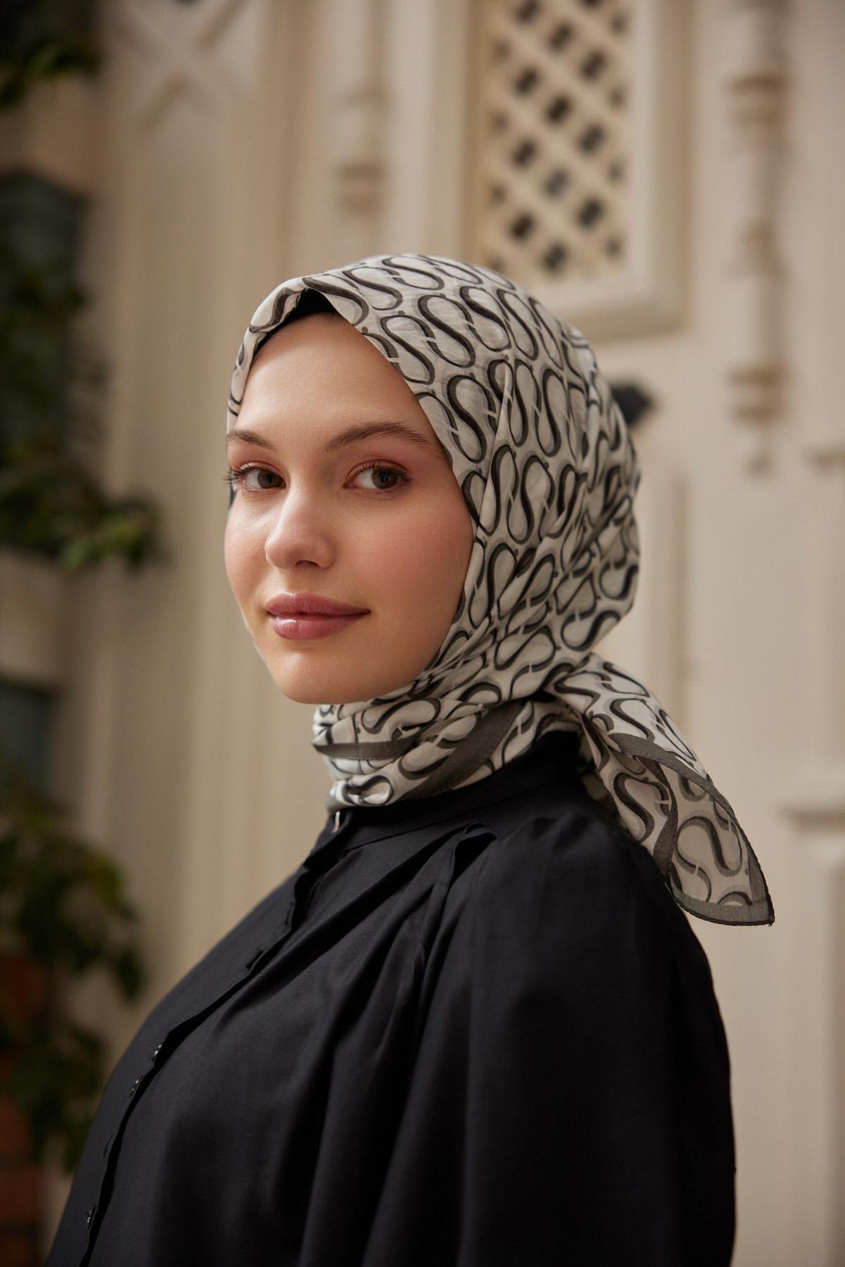 Şalland S Desen Baroq Eşarp SiyahSALLANDBAROQEŞARP2000Şalland