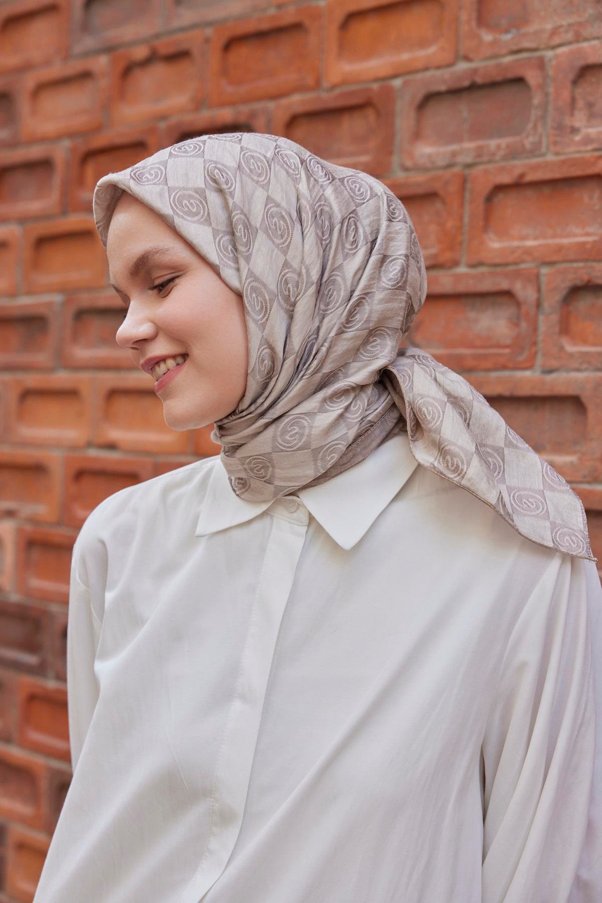 Şalland Viskon Jakar Eşarp BejŞLLNDVISKONJAKARESARPŞalland