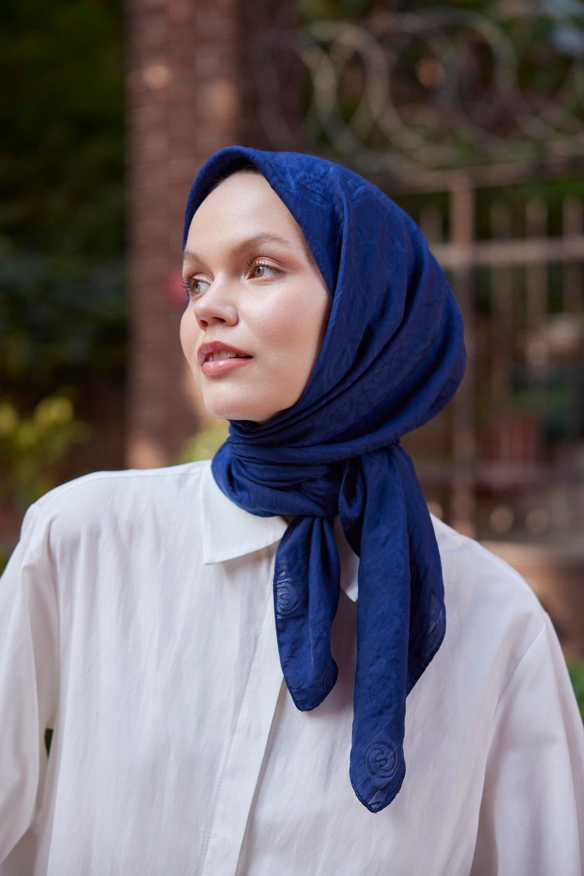 Şalland Viskon Jakar Eşarp LacivertŞLLNDVISKONJAKARESARPŞalland