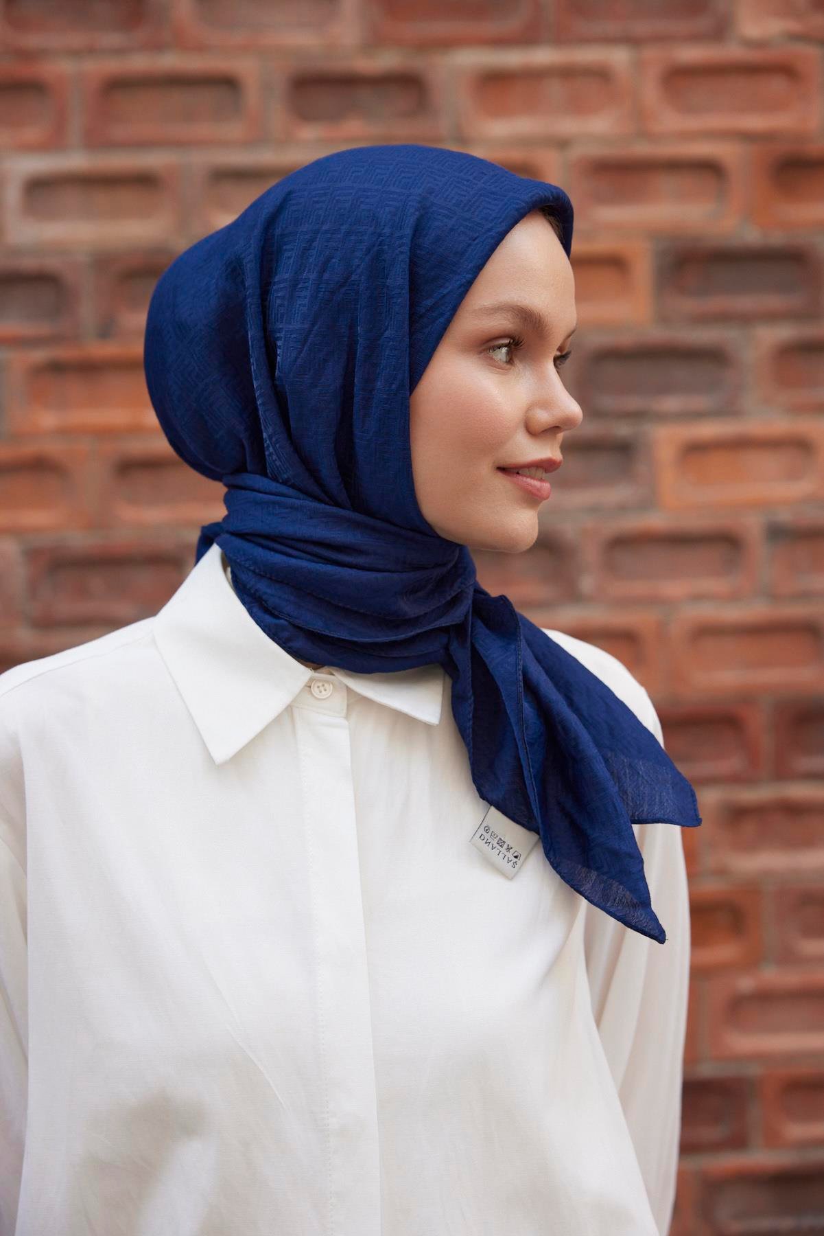 Şalland Viskon Jakar Frame Desen Eşarp LacivertŞLLNDVISKONJAKARFRAMEESARPŞalland