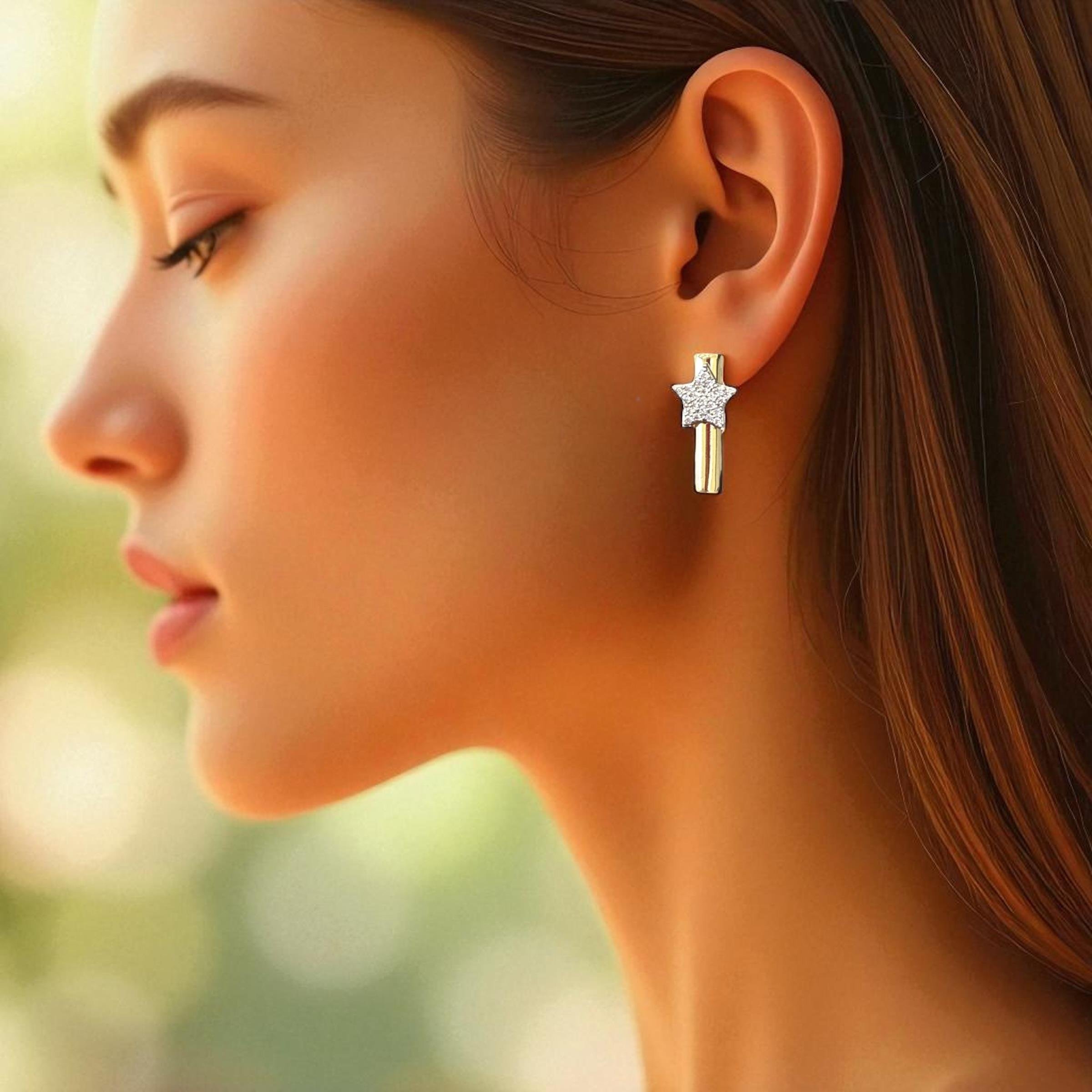 BRZ Collection Altın Yıldız Geometrik Küpe – Modern Kare Halka ve Parlak Yıldız Charm Detaylı | Trend Kadın Takı