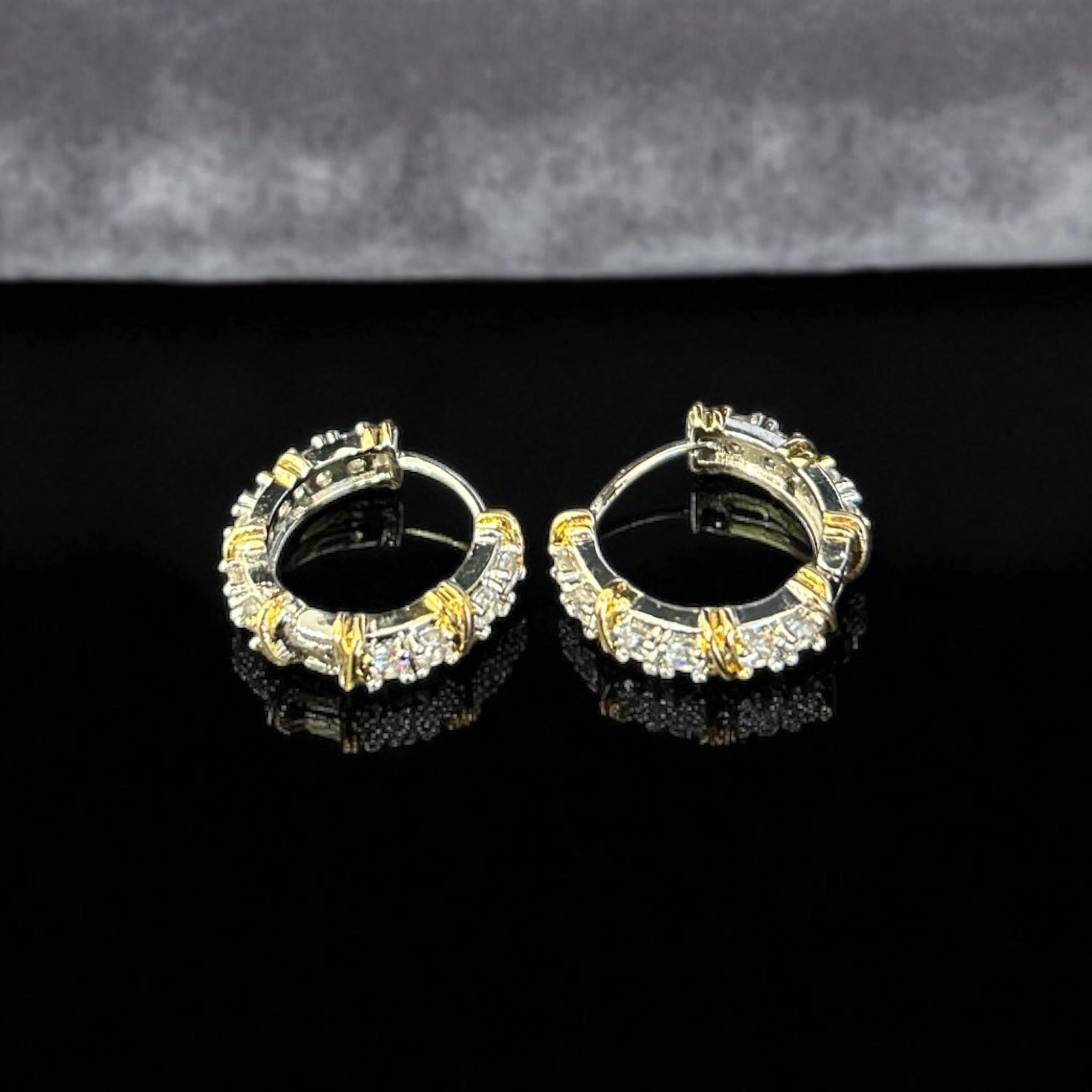 BRZ Collection Altın Zirkon Taşlı Halka Küpe – Küçük Huggie Model, Günlük Şık Kadın Takı