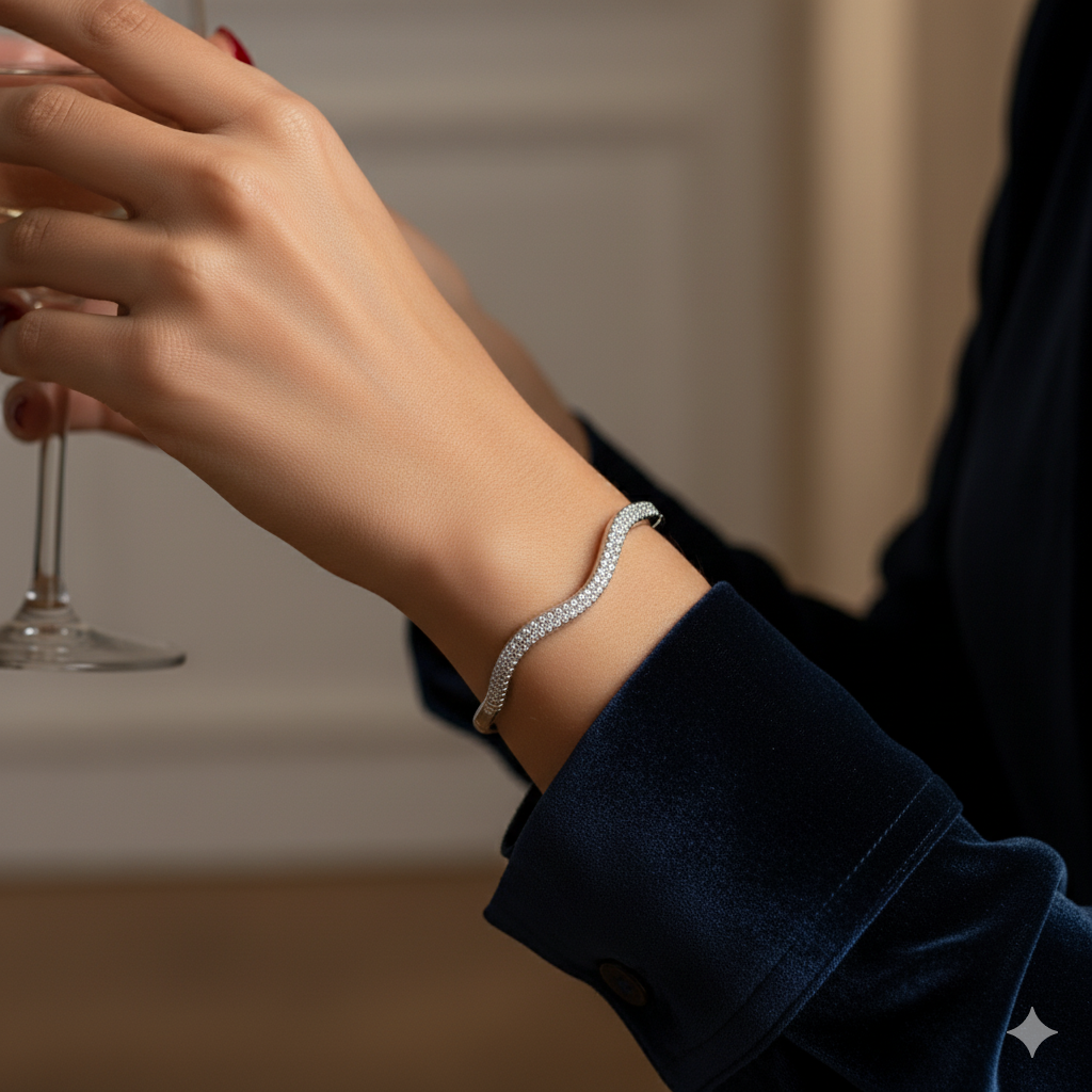 BRZ Collection Gümüş Renk Dalga Tasarımlı Taşlı Paslanmaz Çelik Bilezik