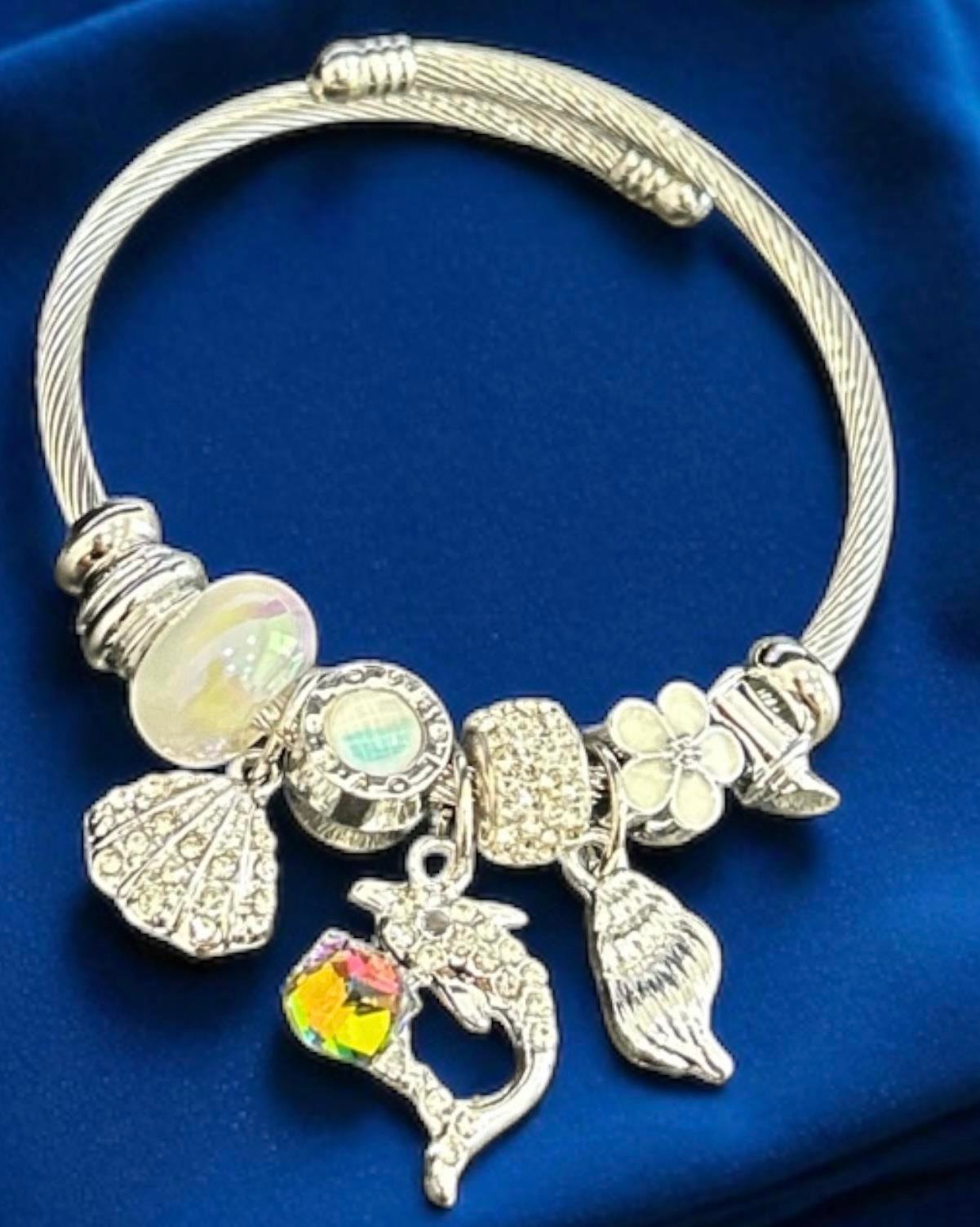 BRZ Collection Okyanus Charm Bileklik – Gümüş Ayarlanabilir Bilezik, Yunus, Kabuk, Opal Boncuk & Çiçek Figürlü