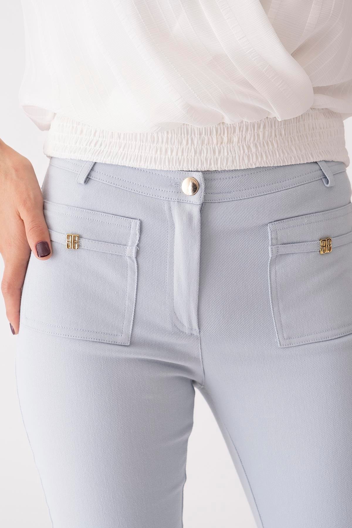 Logolu Cep Detaylı Pantolon