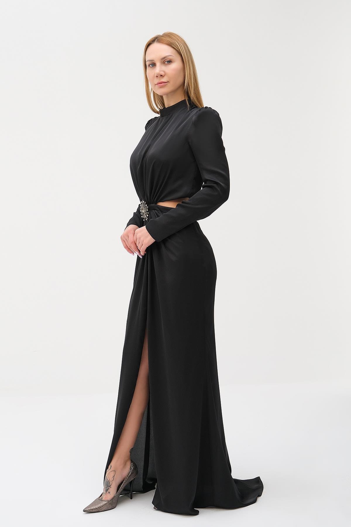 Saten Beli Broşlu Cut Out Abiye Maksi Elbise