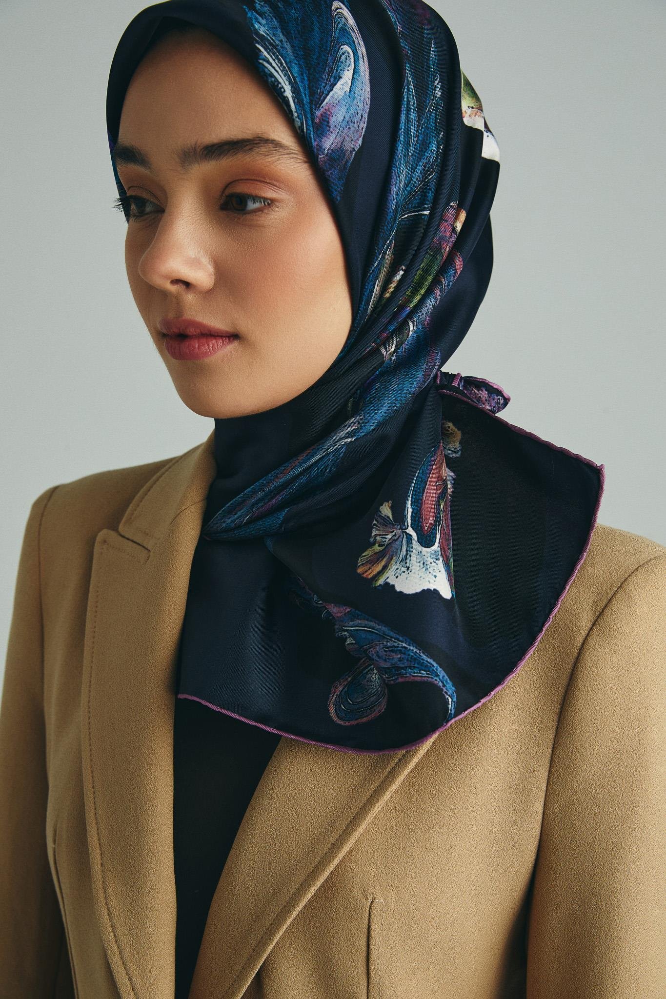 ANİ TİVİL İPEK EŞARP 90*90 CM - LACİVERT