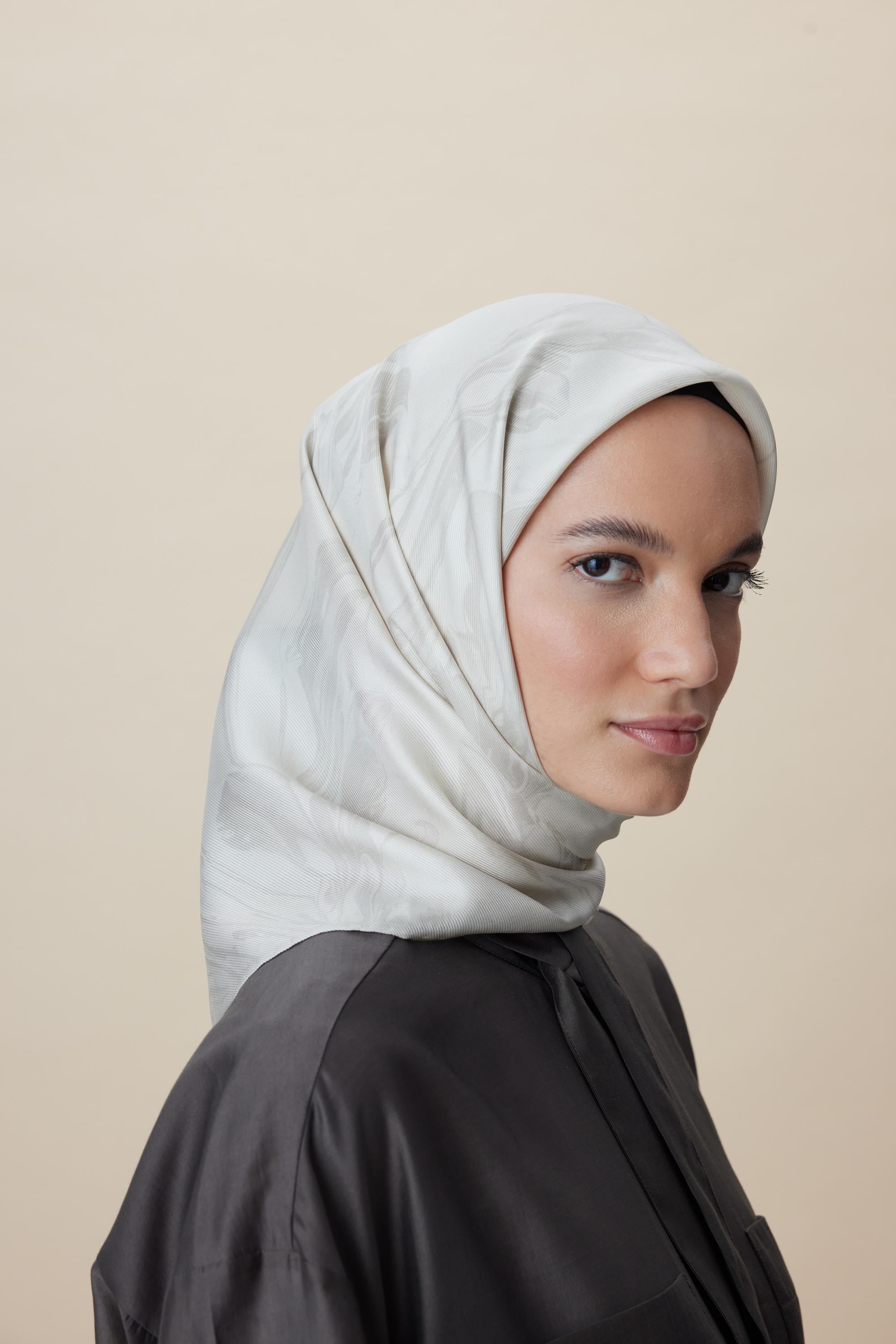 BUĞU MULBERRY İPEK EŞARP 90*90 CM - BEJ