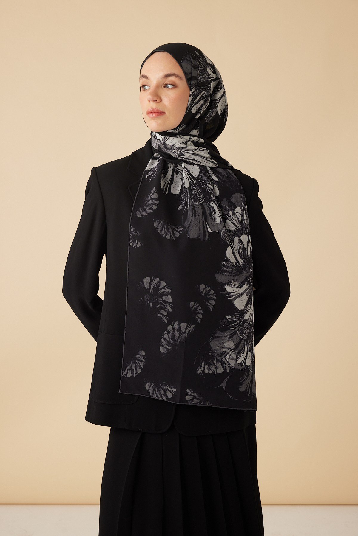EZGİN KREP İPEK ŞAL 70*190 CM - SİYAH