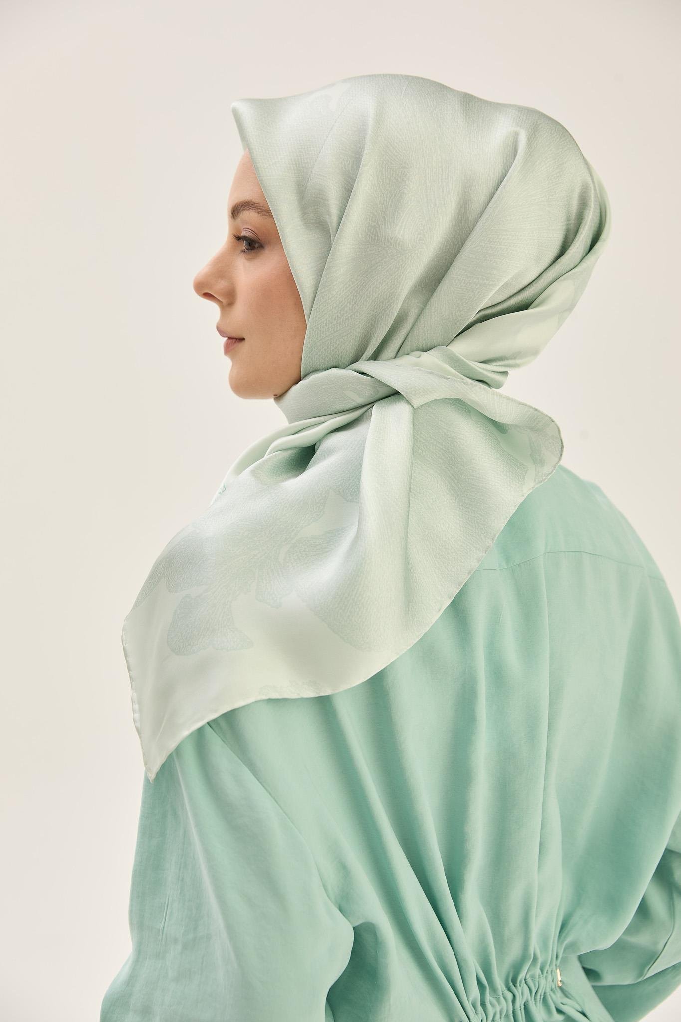 FARAH SURA İPEK EŞARP 90*90 CM - AÇIK MAVİ