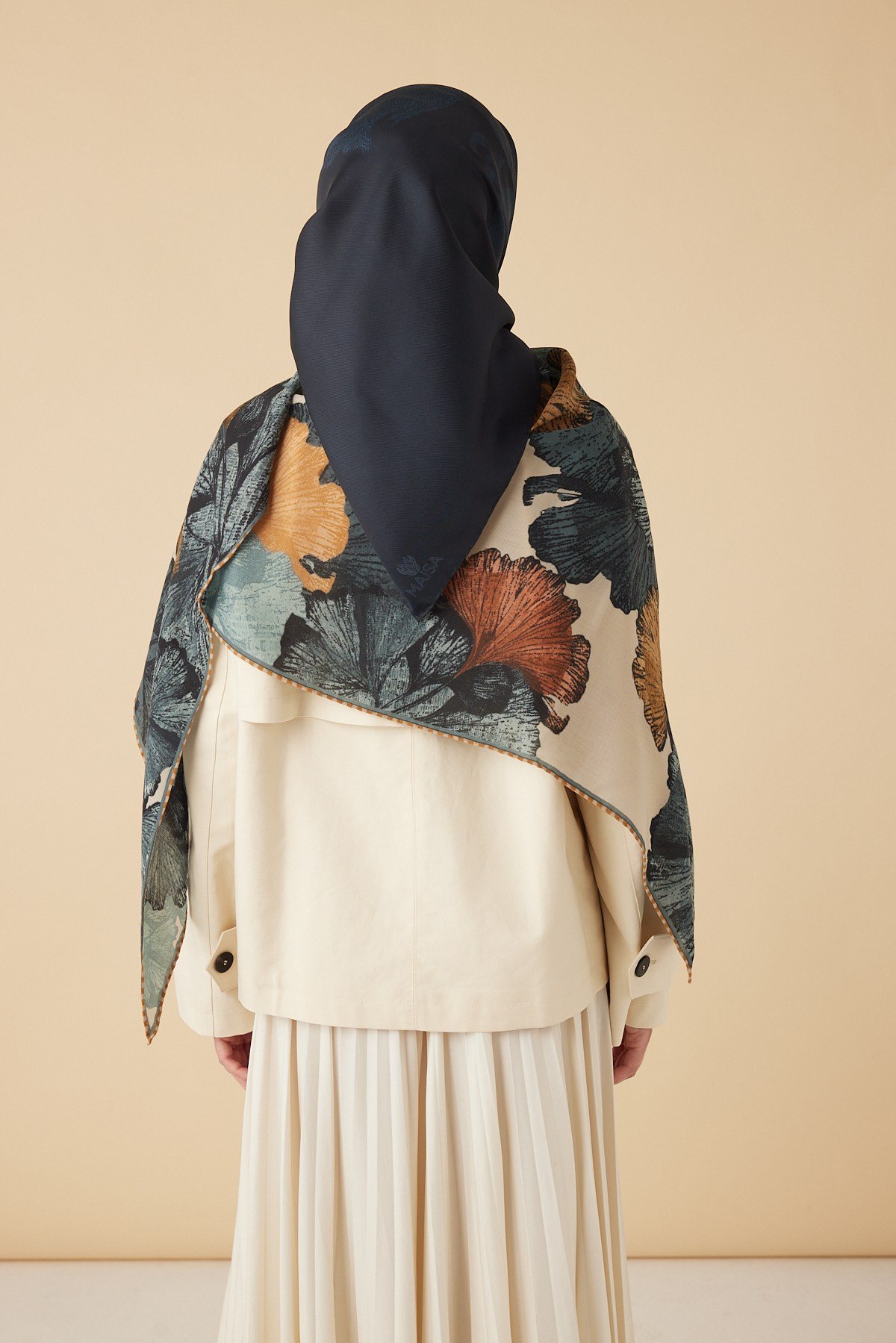FERYA MULBERRY İPEK EŞARP 90*90 CM - LACİVERT