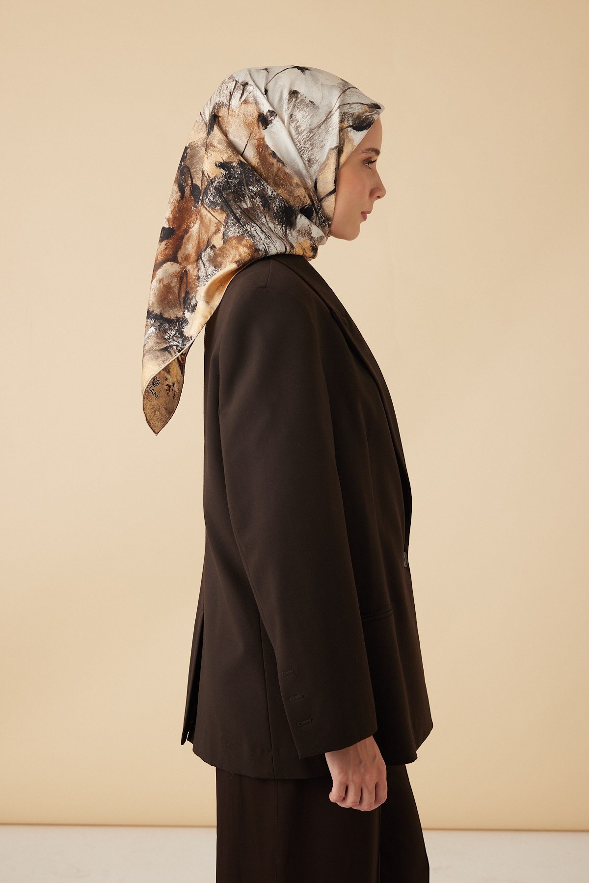 GELİNCİK TİVİL İPEK EŞARP 90*90 CM - BEJ