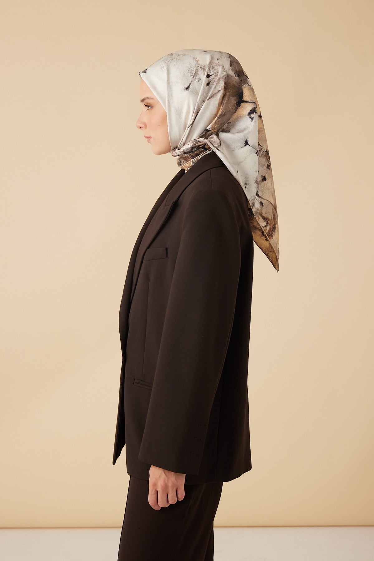 GELİNCİK TİVİL İPEK EŞARP 90*90 CM - BEJ